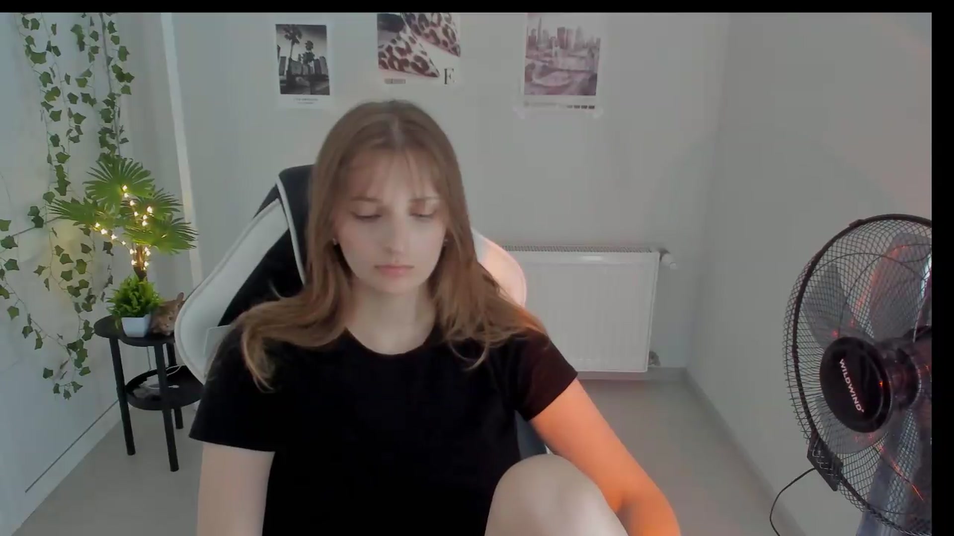 Gallery image thumbnail from Lissa_Stars's myfreecams stream on, 08/18/2026, 10:11 image 10 of 20
