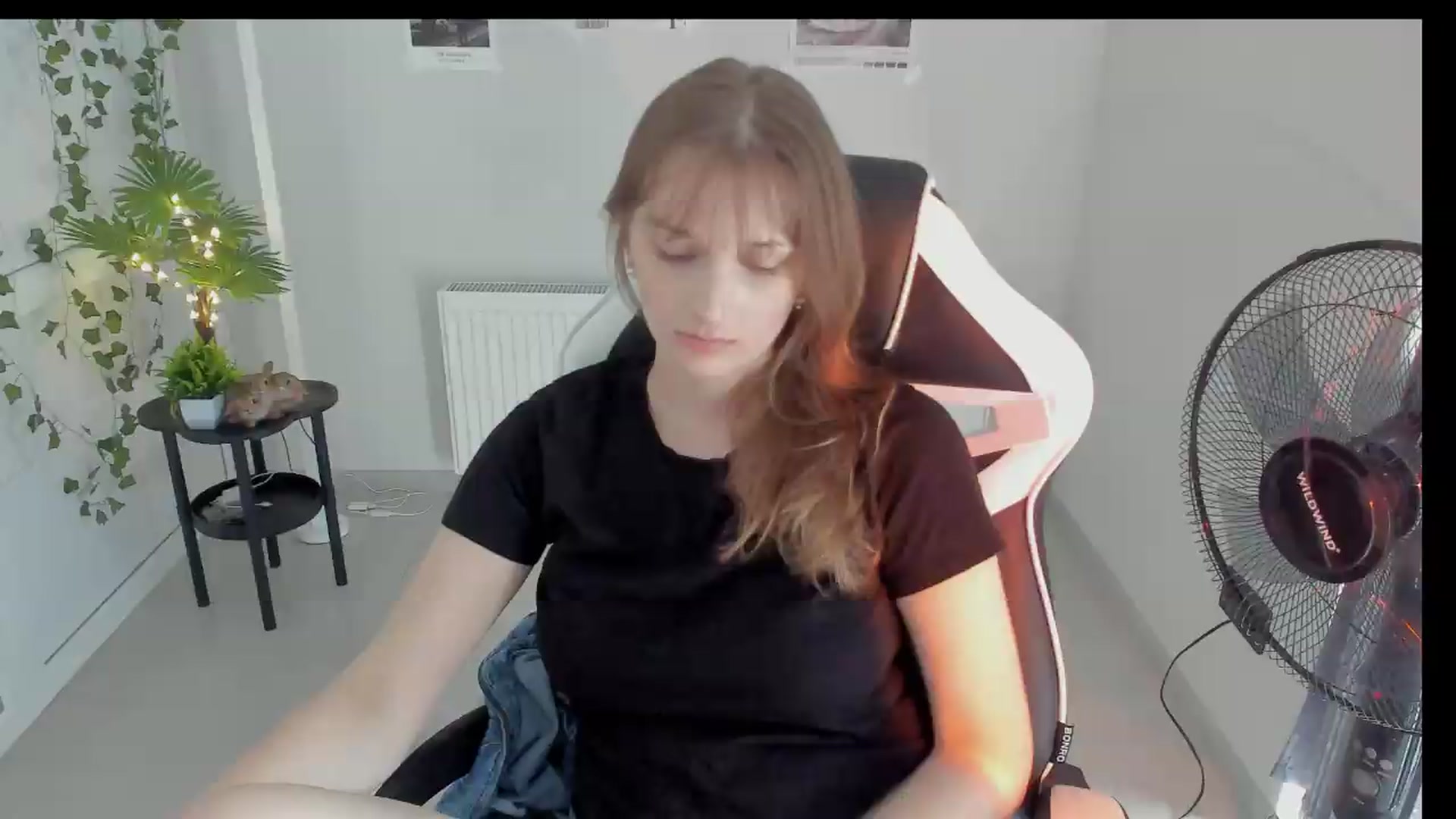 Gallery image thumbnail from Lissa_Stars's myfreecams stream on, 08/18/2026, 11:14 image 11 of 20