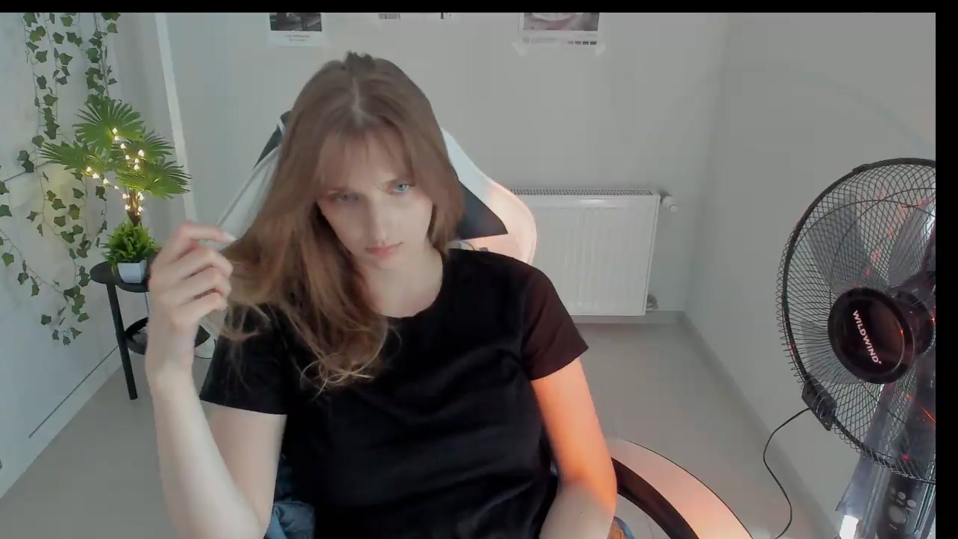 Gallery image thumbnail from Lissa_Stars's myfreecams stream on, 08/18/2026, 11:14 image 14 of 20