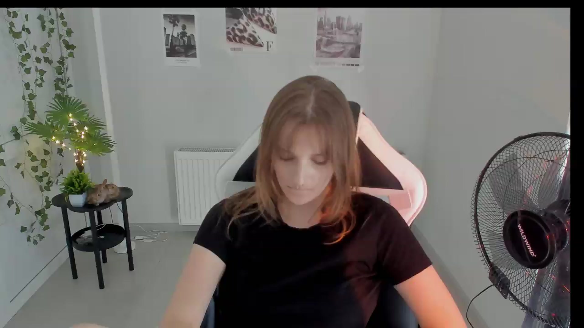 Gallery image thumbnail from Lissa_Stars's myfreecams stream on, 08/18/2026, 11:14 image 4 of 20