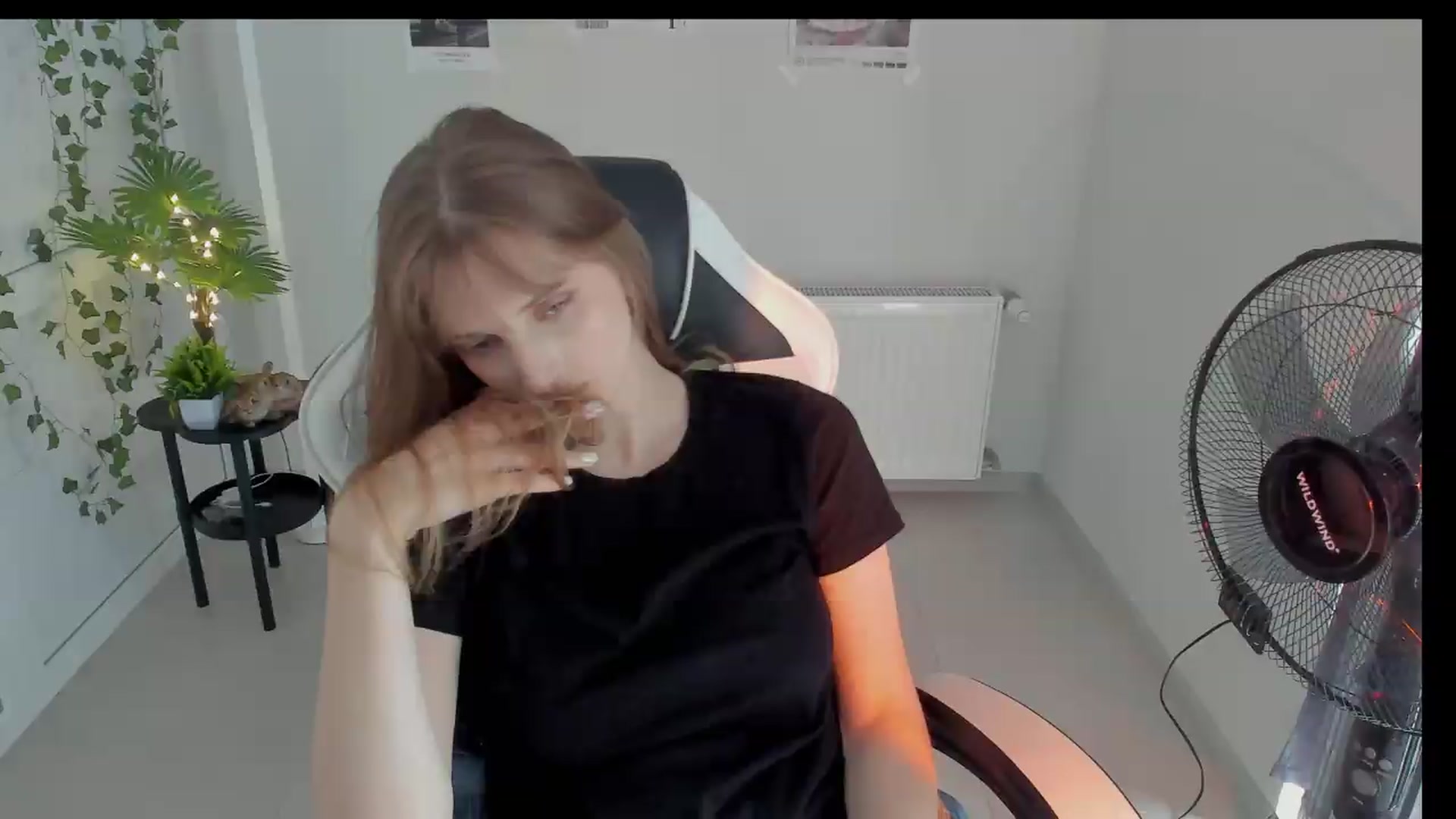 Gallery image thumbnail from Lissa_Stars's myfreecams stream on, 08/18/2026, 11:14 image 13 of 20