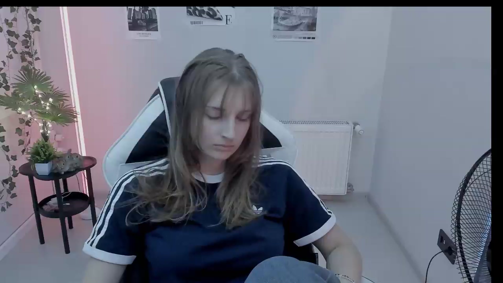 Gallery image thumbnail from Lissa_Stars's myfreecams stream on, 08/20/2026, 14:54 image 16 of 20