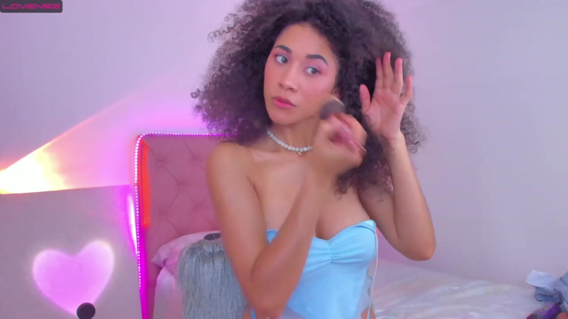 Gallery image thumbnail from Lissa_sexy22's myfreecams stream on, 02/12/2023, 08:21 image 16 of 20