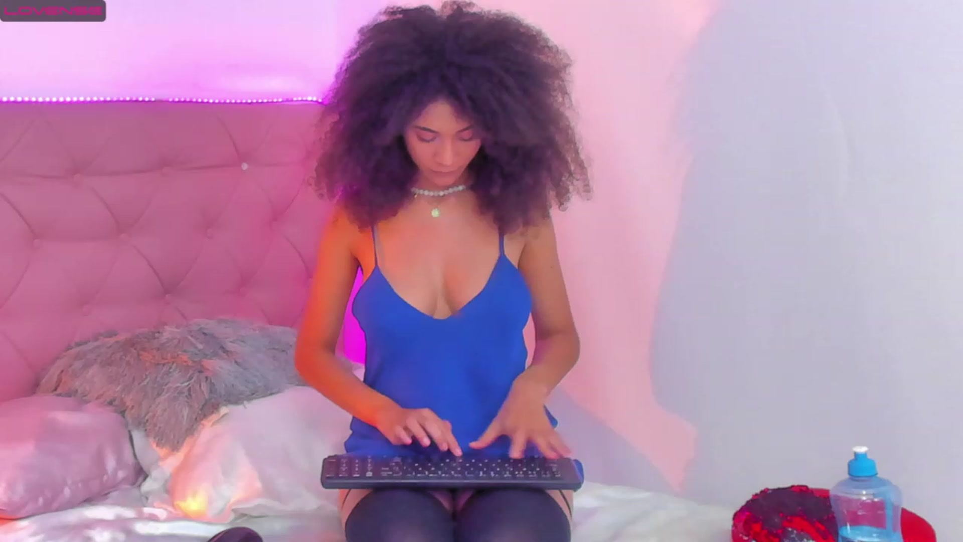 Gallery image thumbnail from Lissa_sexy22's myfreecams stream on, 02/14/2023, 06:46 image 7 of 20