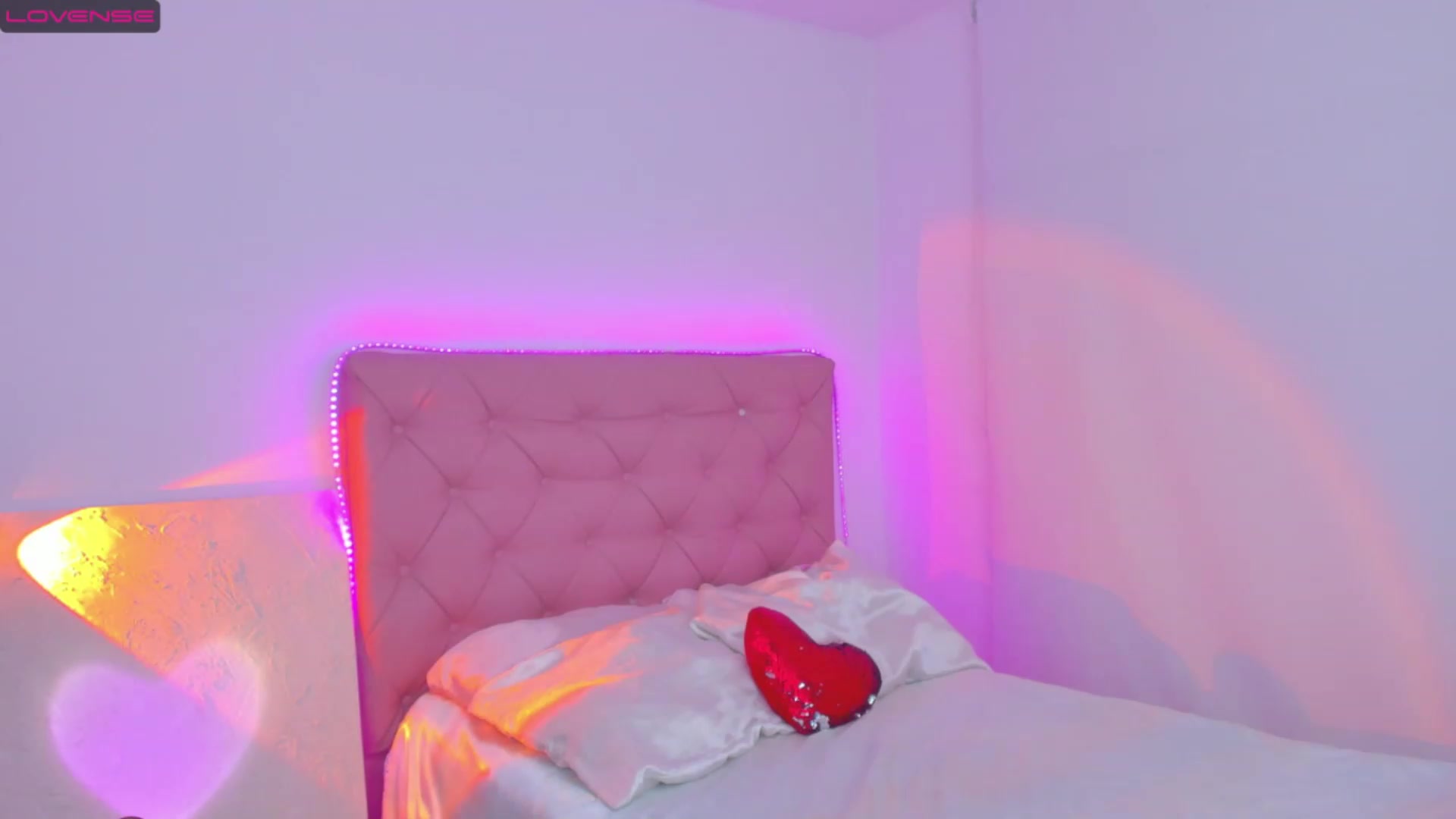 Gallery image thumbnail from Lissa_sexy22's myfreecams stream on, 03/15/2023, 05:44 image 8 of 20