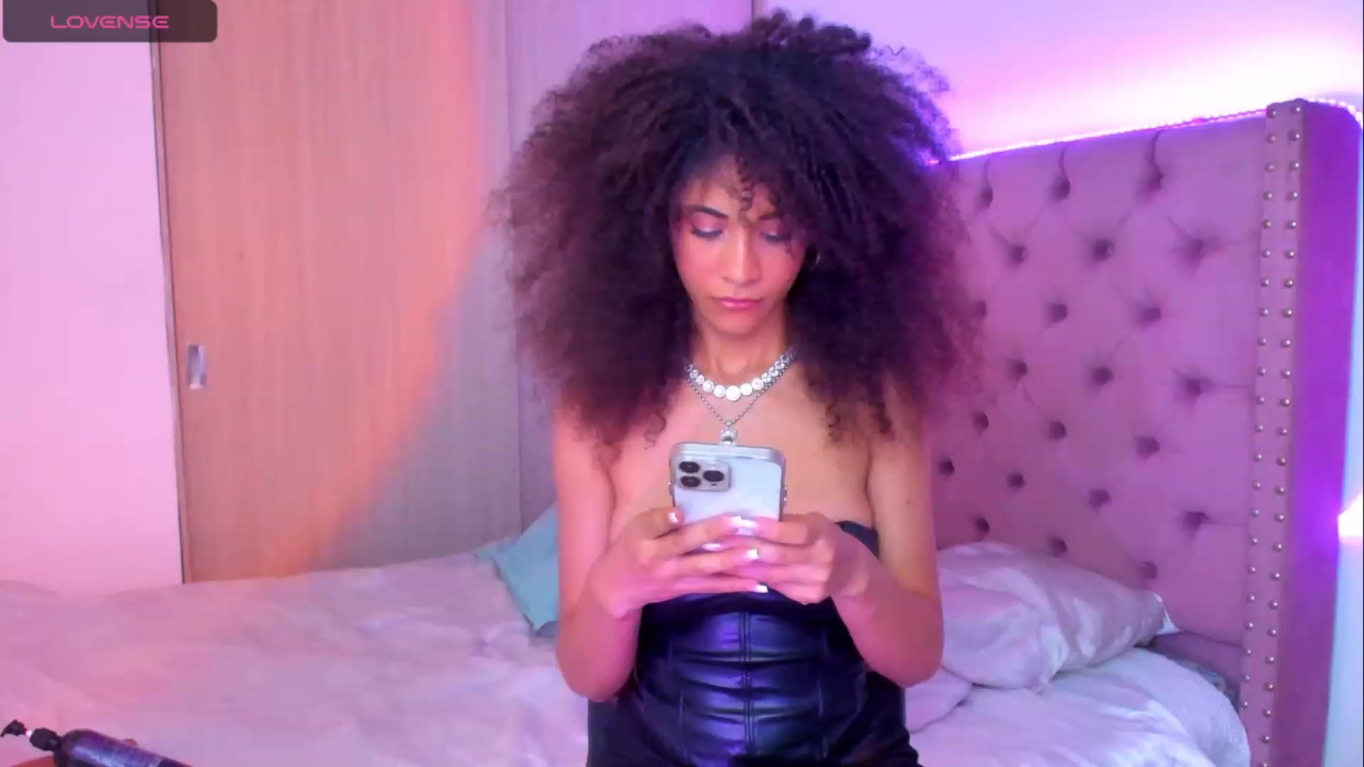 Gallery image thumbnail from Lissa_sexy22's myfreecams stream on, 11/06/2023, 03:16 image 19 of 20