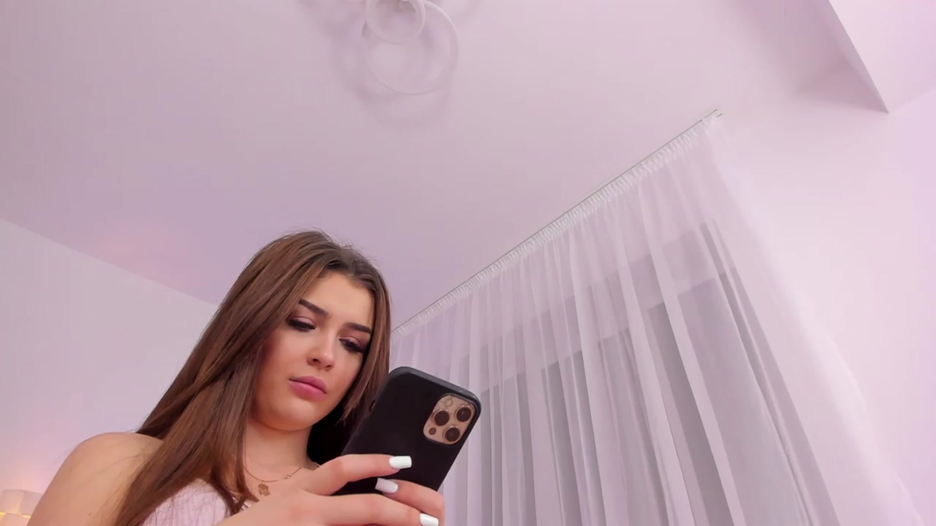 Gallery image thumbnail from Lissababe1's myfreecams stream on, 11/22/2022, 19:39 image 20 of 20