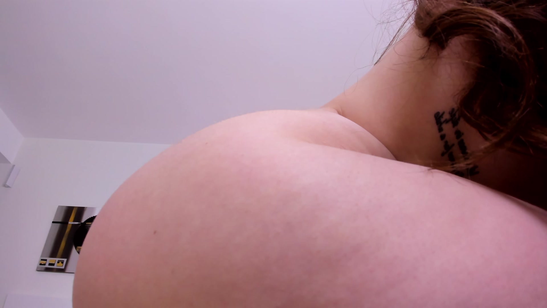 Gallery image thumbnail from Lissababe1's myfreecams stream on, 12/24/2022, 21:44 image 18 of 20