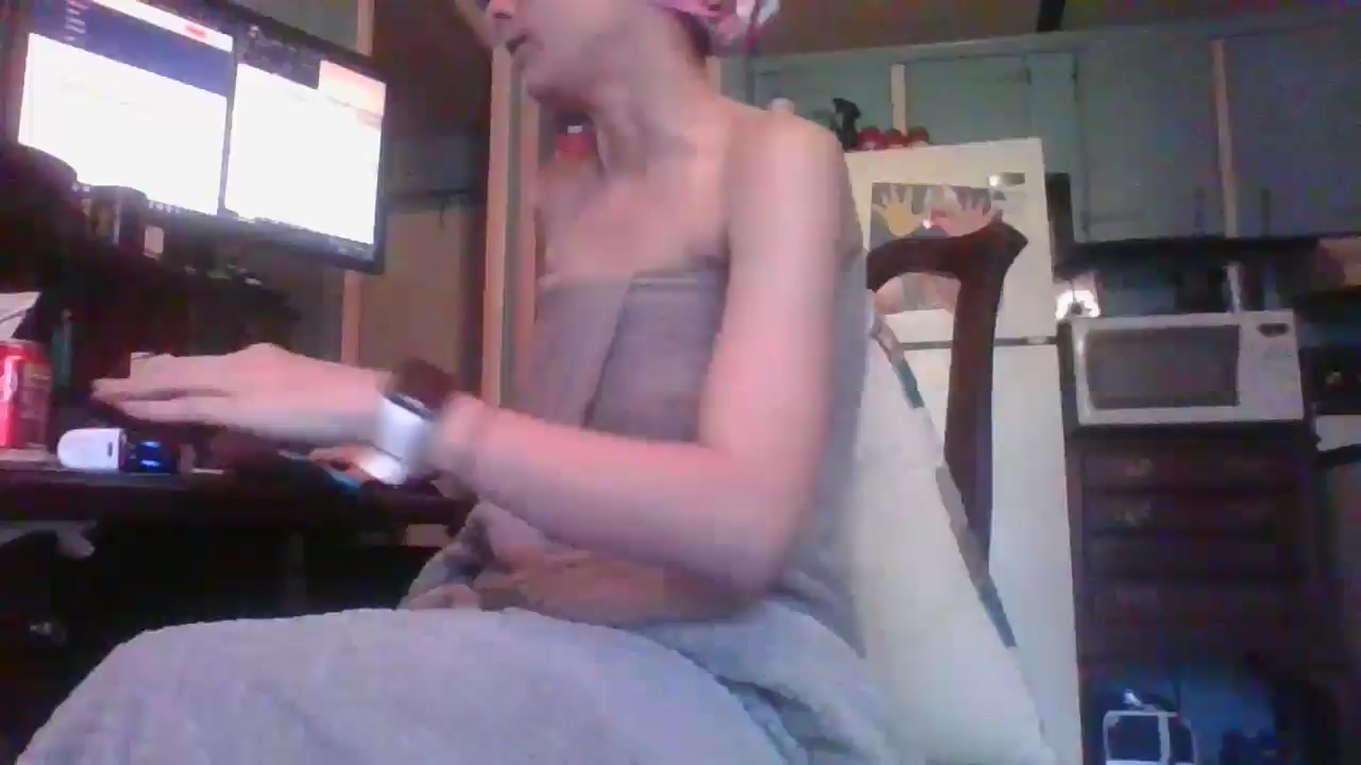 Gallery image thumbnail from LissyJ's myfreecams stream on, 12/19/2024, 15:23 image 6 of 20