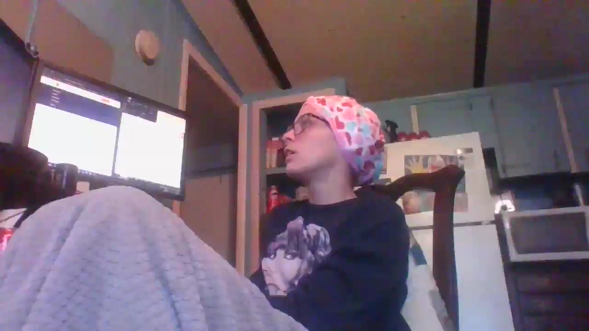 Gallery image thumbnail from LissyJ's myfreecams stream on, 12/19/2024, 15:23 image 12 of 20