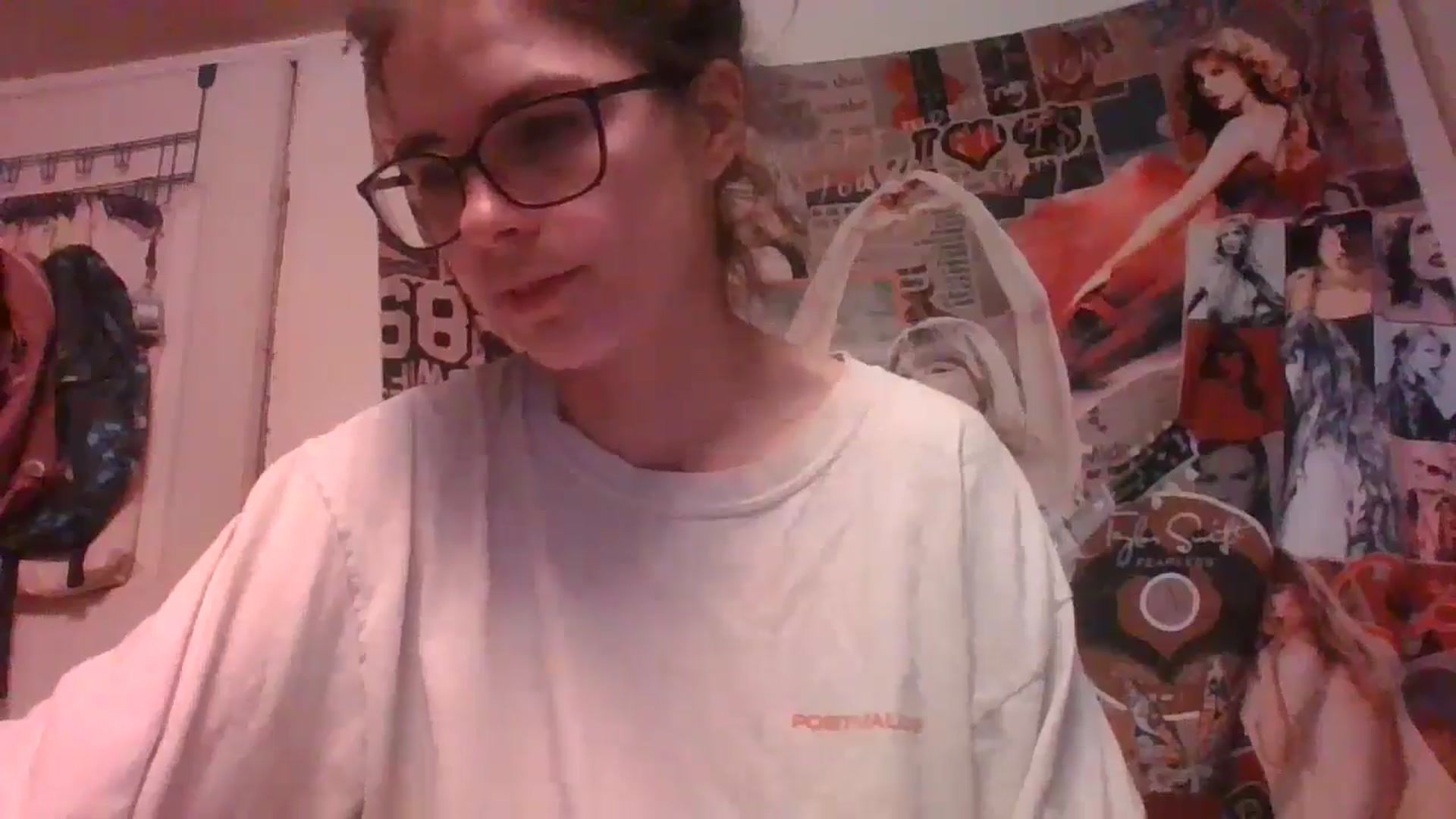 Gallery image thumbnail from LissyJ's myfreecams stream on, 12/23/2024, 17:07 image 3 of 20