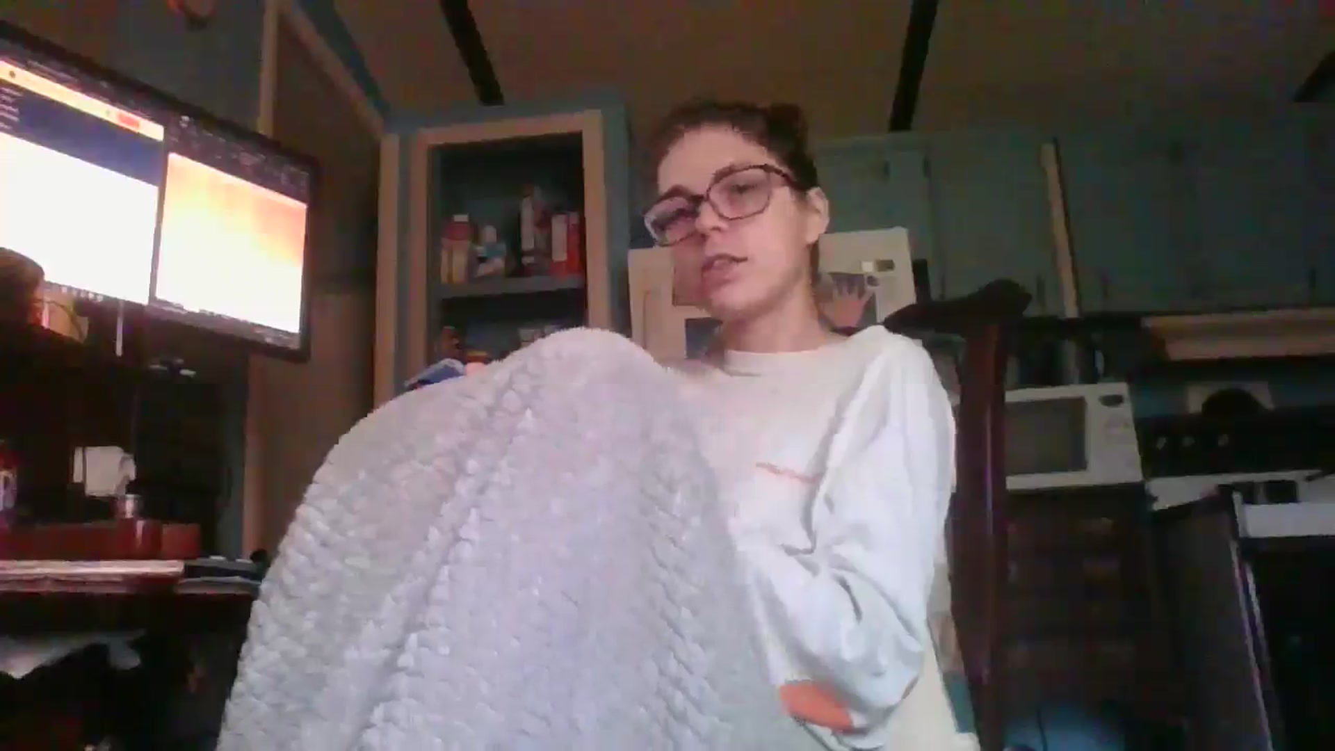 Gallery image thumbnail from LissyJ's myfreecams stream on, 12/26/2024, 16:22 image 16 of 20