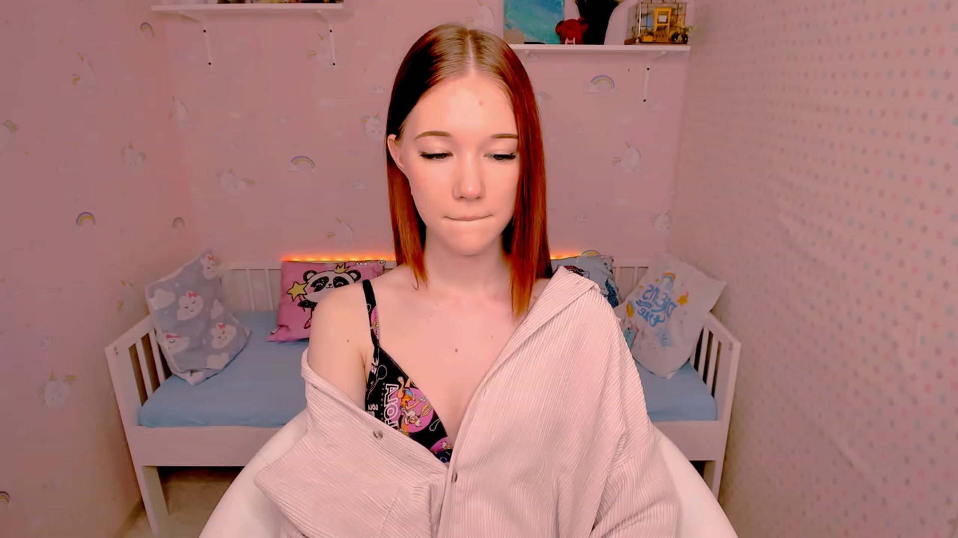 Gallery image thumbnail from Litl_Mia's myfreecams stream on, 11/15/2022, 20:49 image 14 of 20