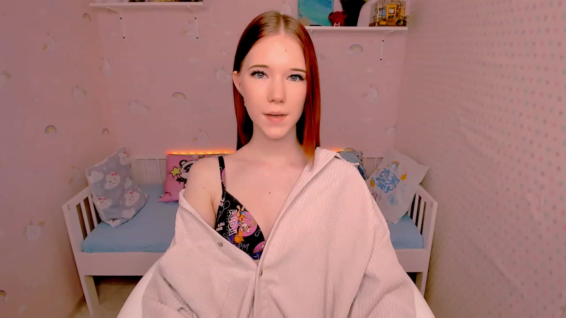 Gallery image thumbnail from Litl_Mia's myfreecams stream on, 11/15/2022, 20:49 image 1 of 20