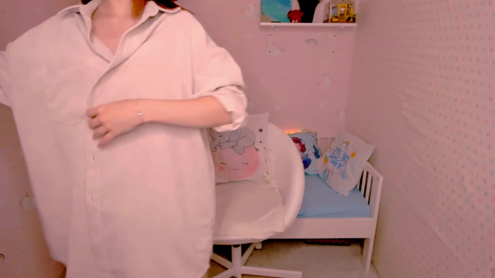 Gallery image thumbnail from Litl_Mia's myfreecams stream on, 11/15/2022, 20:49 image 17 of 20