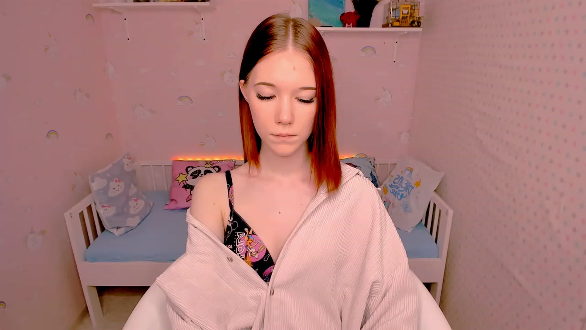 Gallery image thumbnail from Litl_Mia's myfreecams stream on, 11/15/2022, 20:49 image 8 of 20