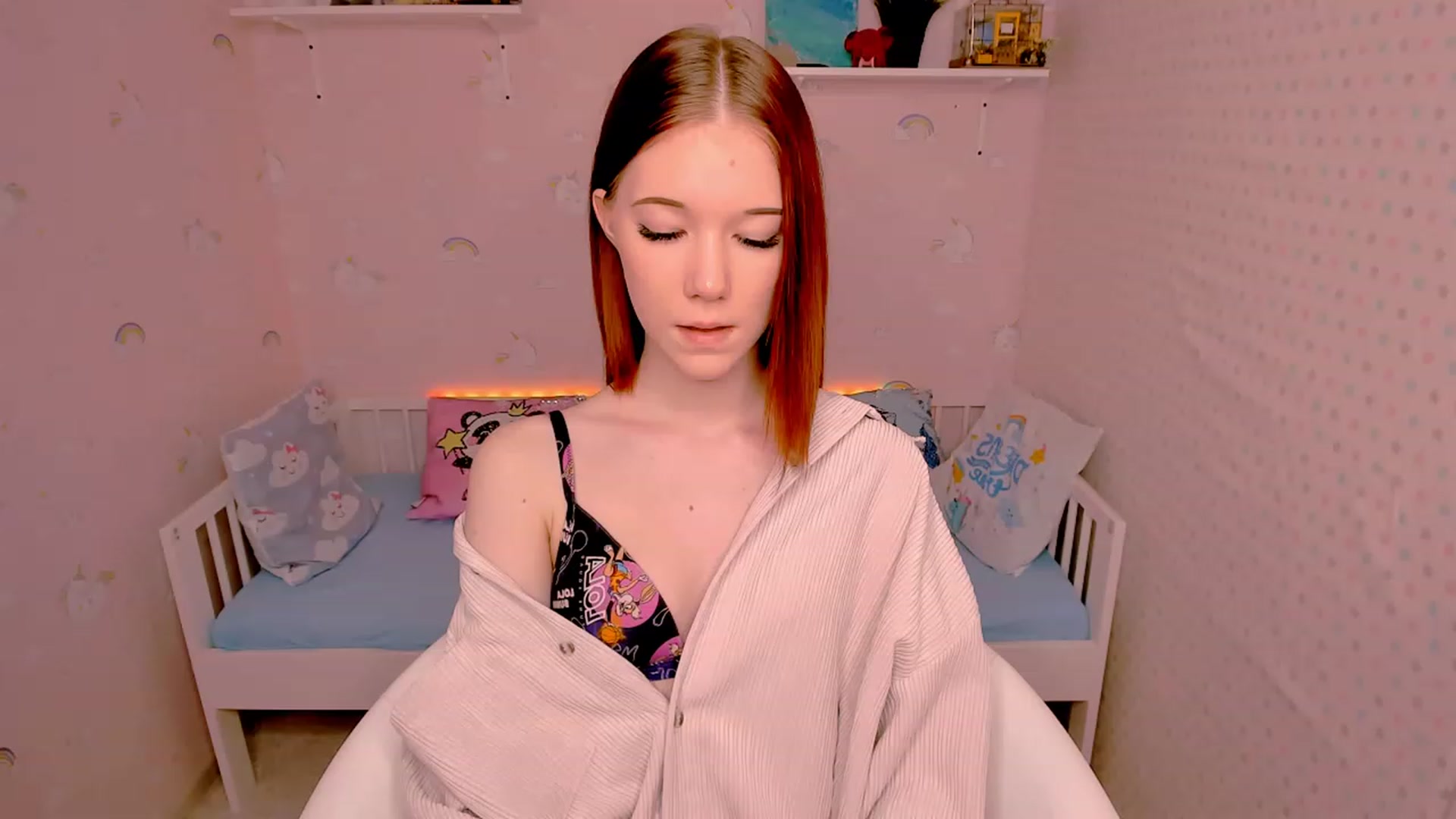 Gallery image thumbnail from Litl_Mia's myfreecams stream on, 11/15/2022, 20:49 image 5 of 20