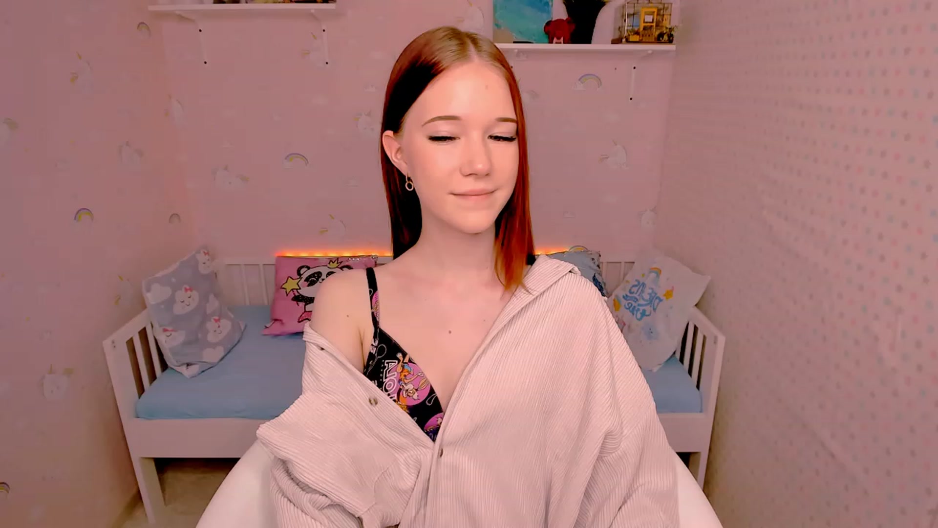 Gallery image thumbnail from Litl_Mia's myfreecams stream on, 11/15/2022, 20:49 image 9 of 20