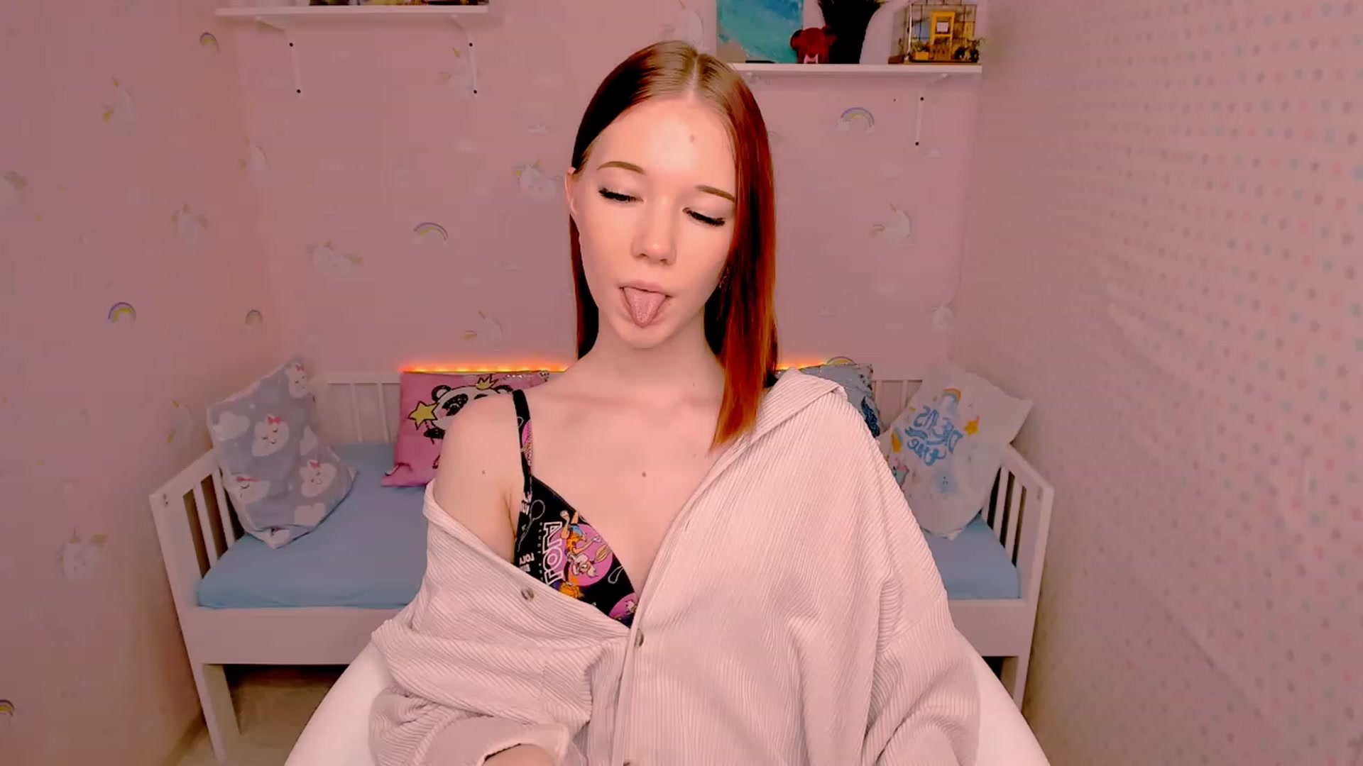Gallery image thumbnail from Litl_Mia's myfreecams stream on, 11/15/2022, 20:49 image 15 of 20