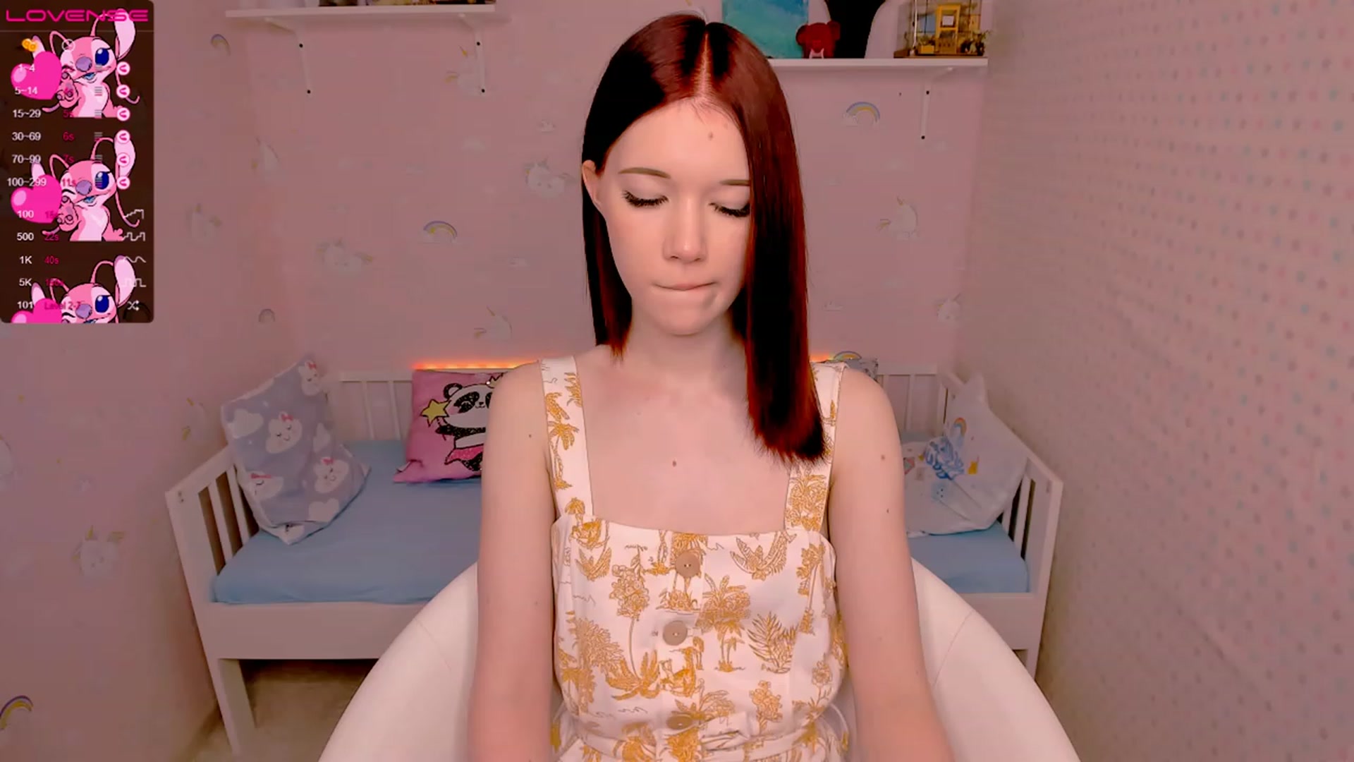 Gallery image thumbnail from Litl_Mia's myfreecams stream on, 11/16/2022, 19:35 image 17 of 20