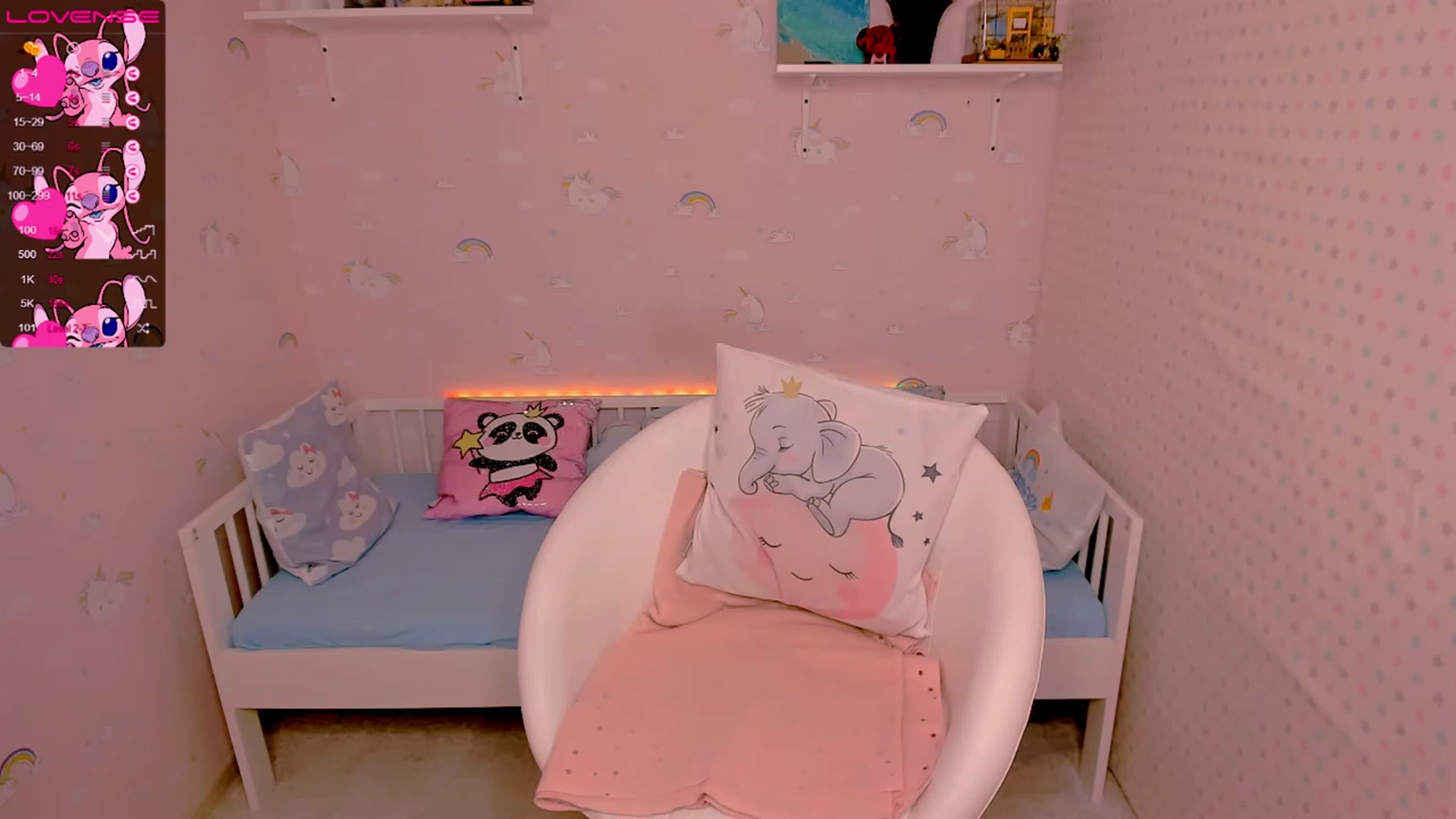 Gallery image thumbnail from Litl_Mia's myfreecams stream on, 11/16/2022, 19:35 image 10 of 20