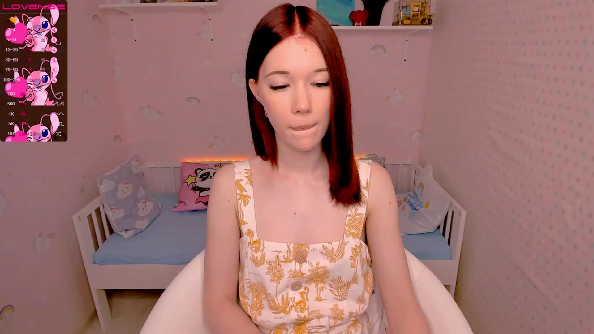 Gallery image thumbnail from Litl_Mia's myfreecams stream on, 11/16/2022, 19:35 image 18 of 20