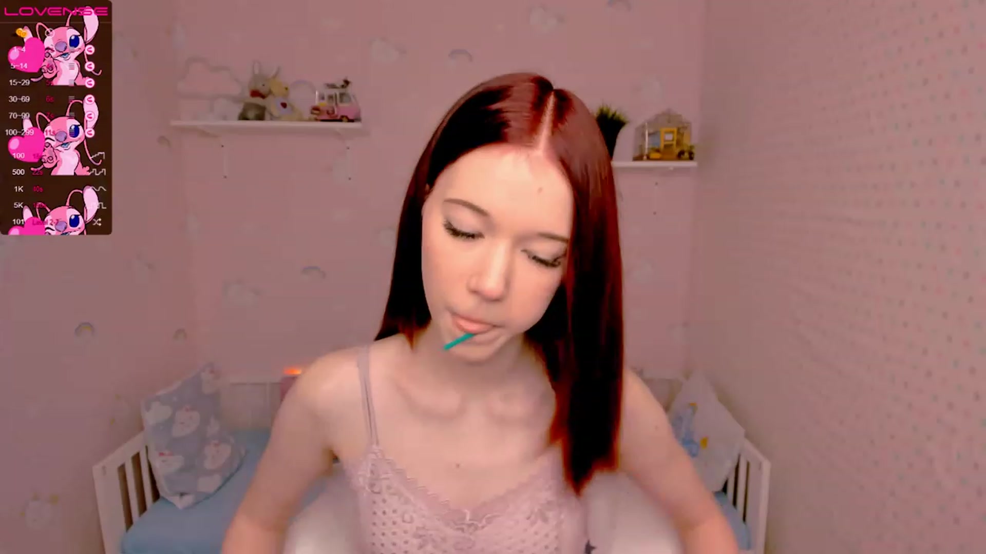 Gallery image thumbnail from Litl_Mia's myfreecams stream on, 11/18/2022, 17:41 image 9 of 20