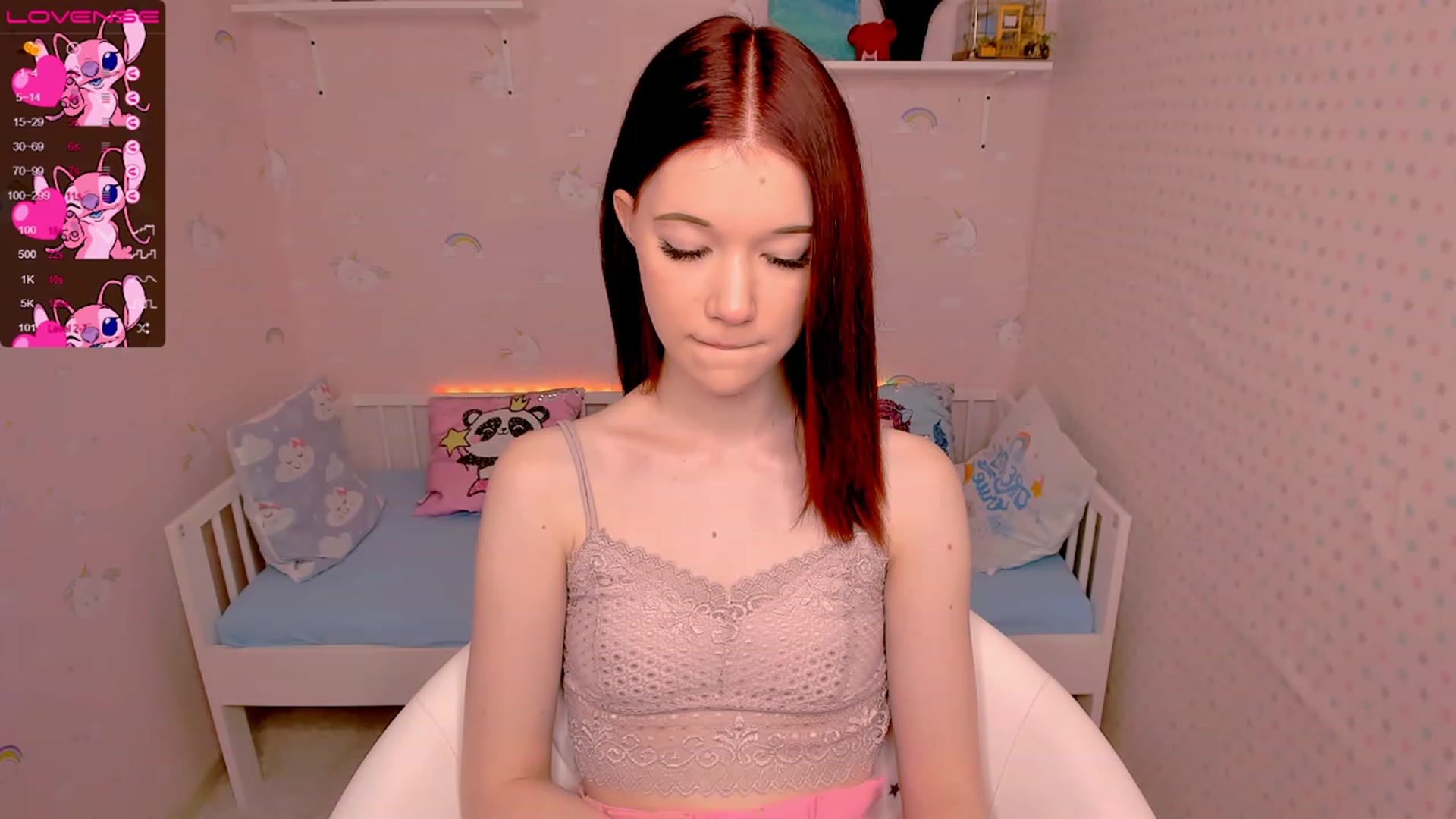 Gallery image thumbnail from Litl_Mia's myfreecams stream on, 11/18/2022, 17:41 image 13 of 20