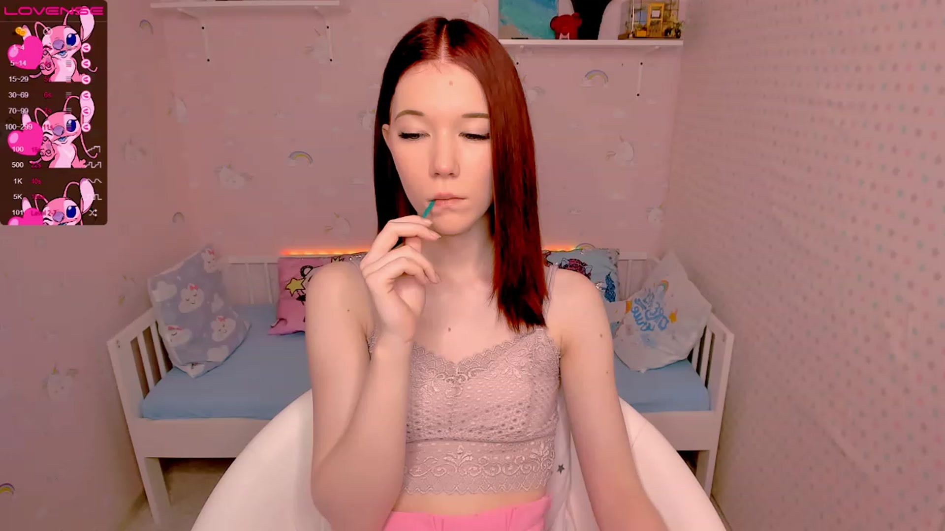 Gallery image thumbnail from Litl_Mia's myfreecams stream on, 11/18/2022, 17:41 image 10 of 20