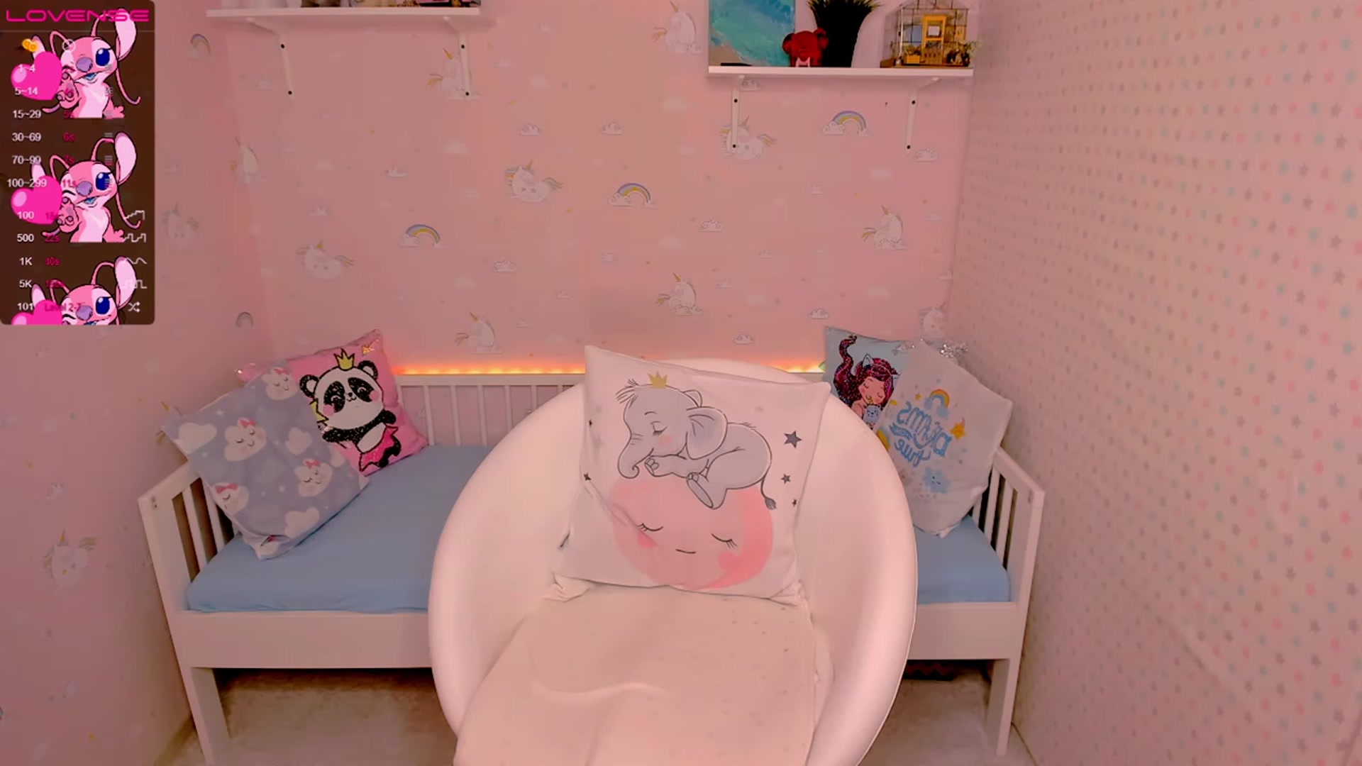 Gallery image thumbnail from Litl_Mia's myfreecams stream on, 11/19/2022, 18:24 image 2 of 20