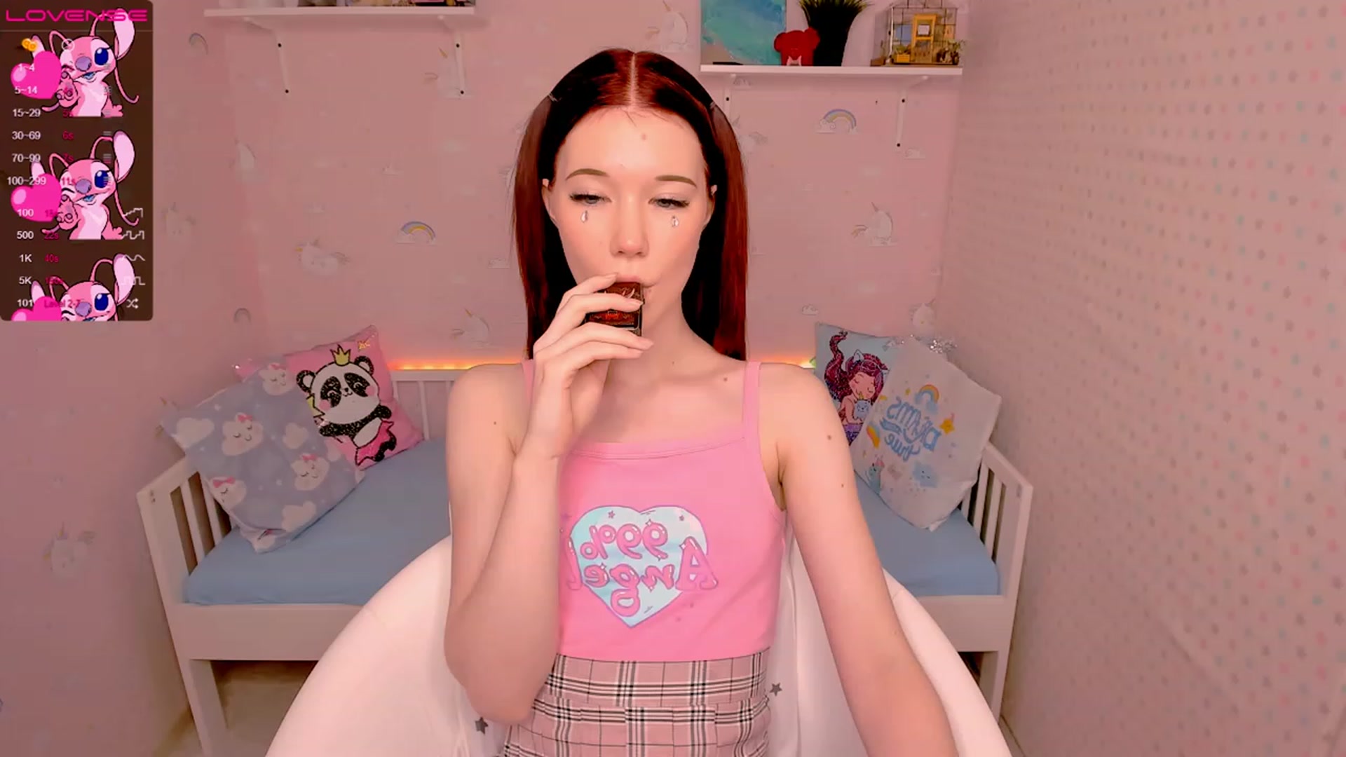 Gallery image thumbnail from Litl_Mia's myfreecams stream on, 11/19/2022, 18:24 image 4 of 20