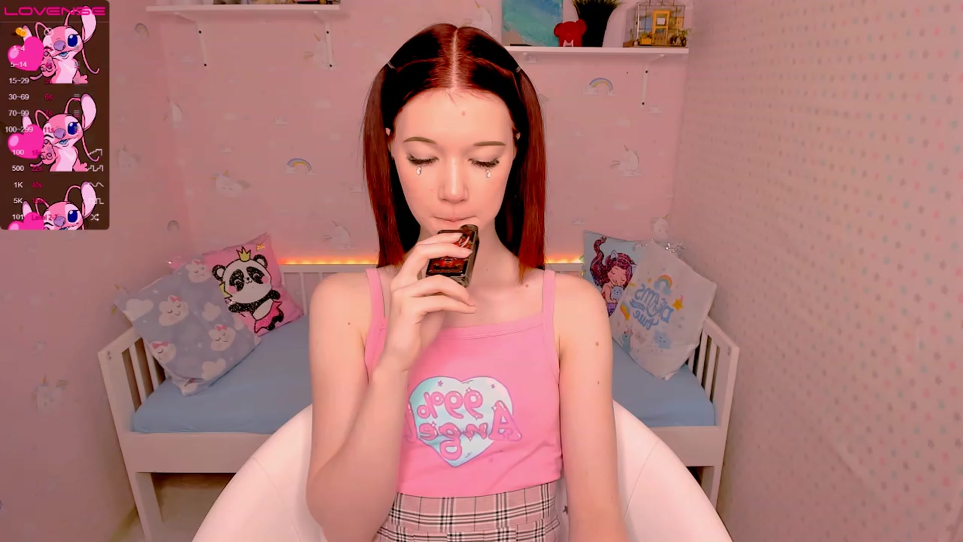 Gallery image thumbnail from Litl_Mia's myfreecams stream on, 11/19/2022, 18:24 image 10 of 20