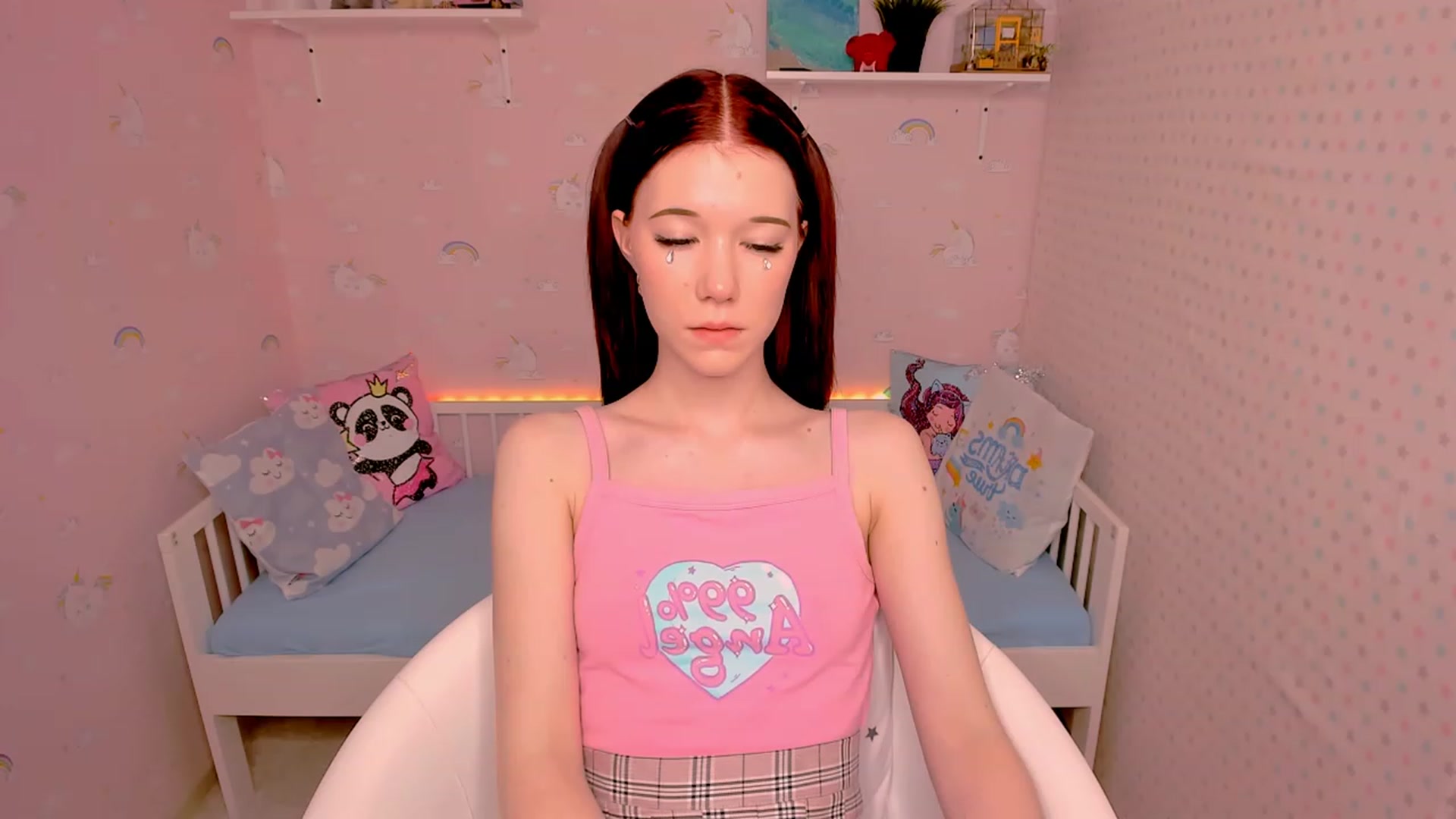Gallery image thumbnail from Litl_Mia's myfreecams stream on, 11/19/2022, 22:29 image 18 of 20