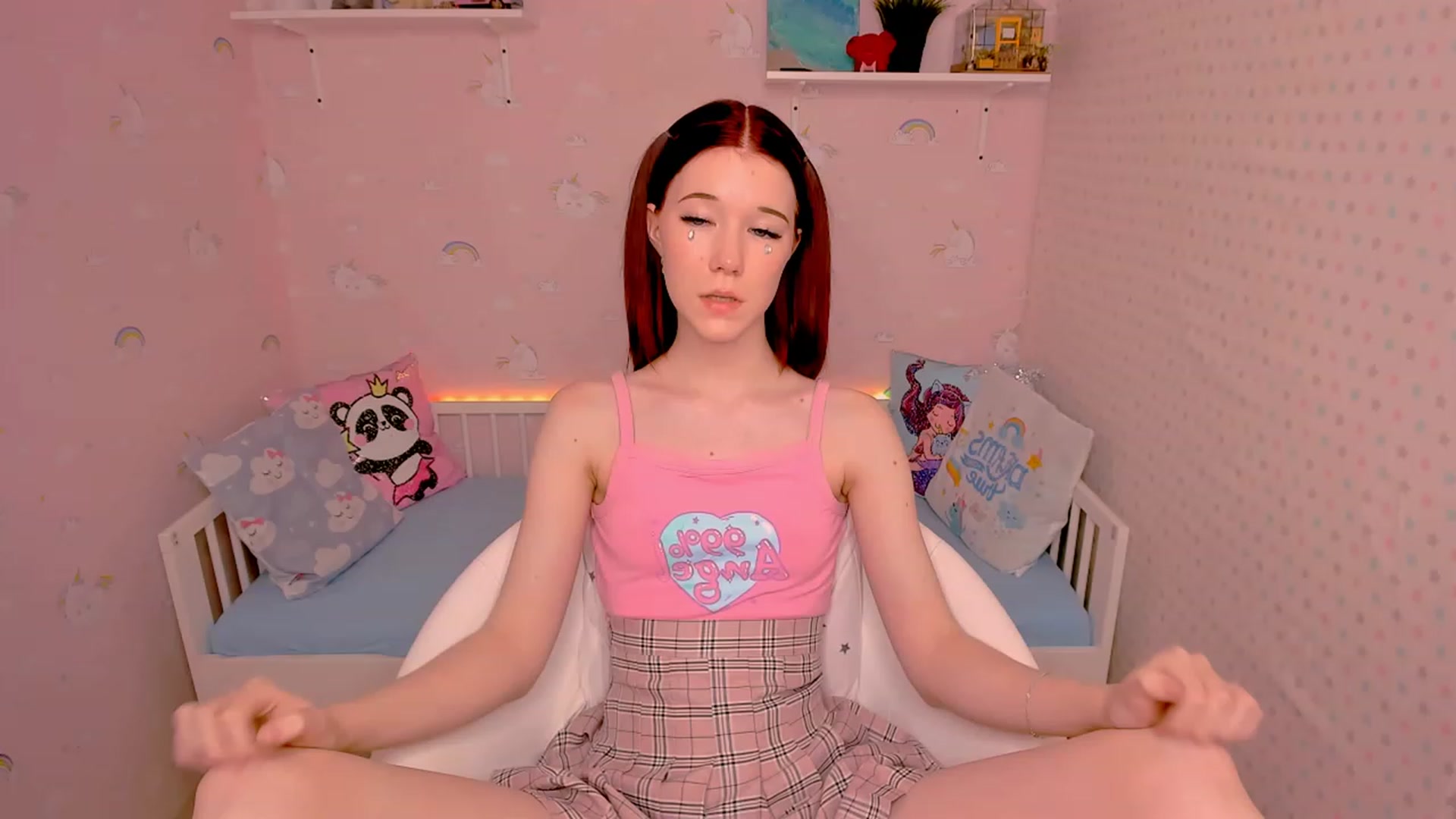 Gallery image thumbnail from Litl_Mia's myfreecams stream on, 11/19/2022, 22:29 image 19 of 20