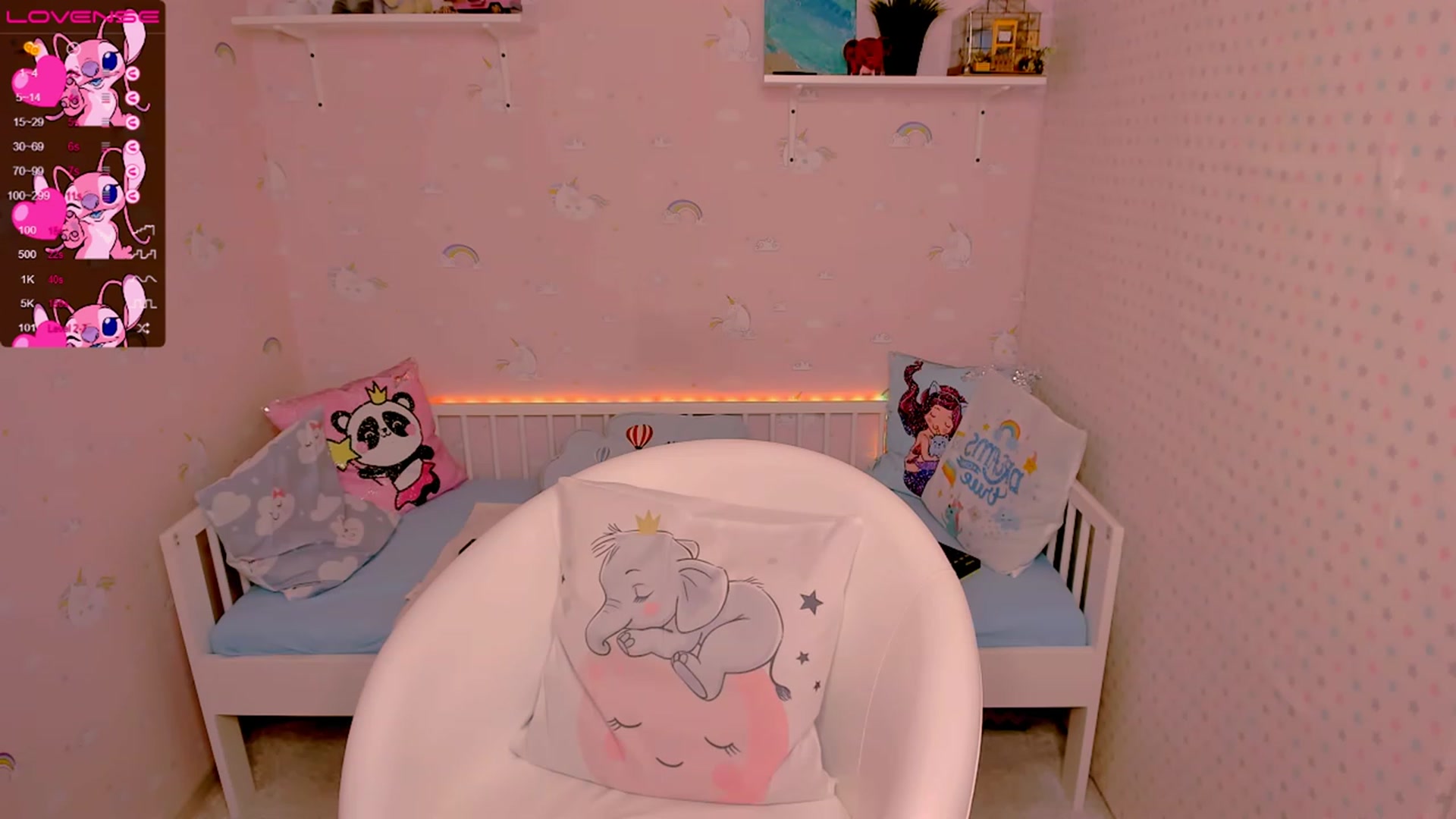 Gallery image thumbnail from Litl_Mia's myfreecams stream on, 11/22/2022, 21:12 image 16 of 20