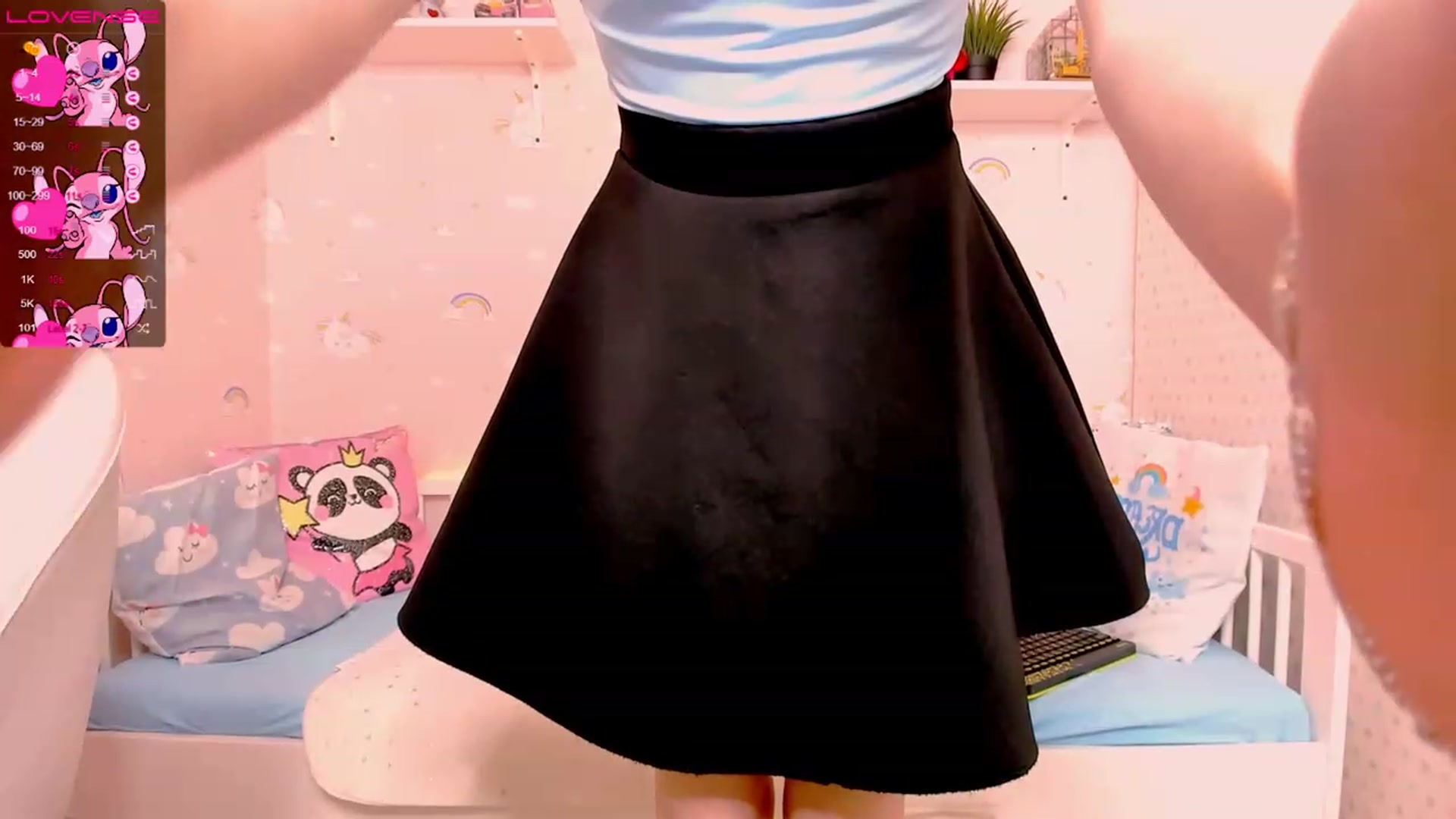 Gallery image thumbnail from Litl_Mia's myfreecams stream on, 11/22/2022, 21:12 image 19 of 20