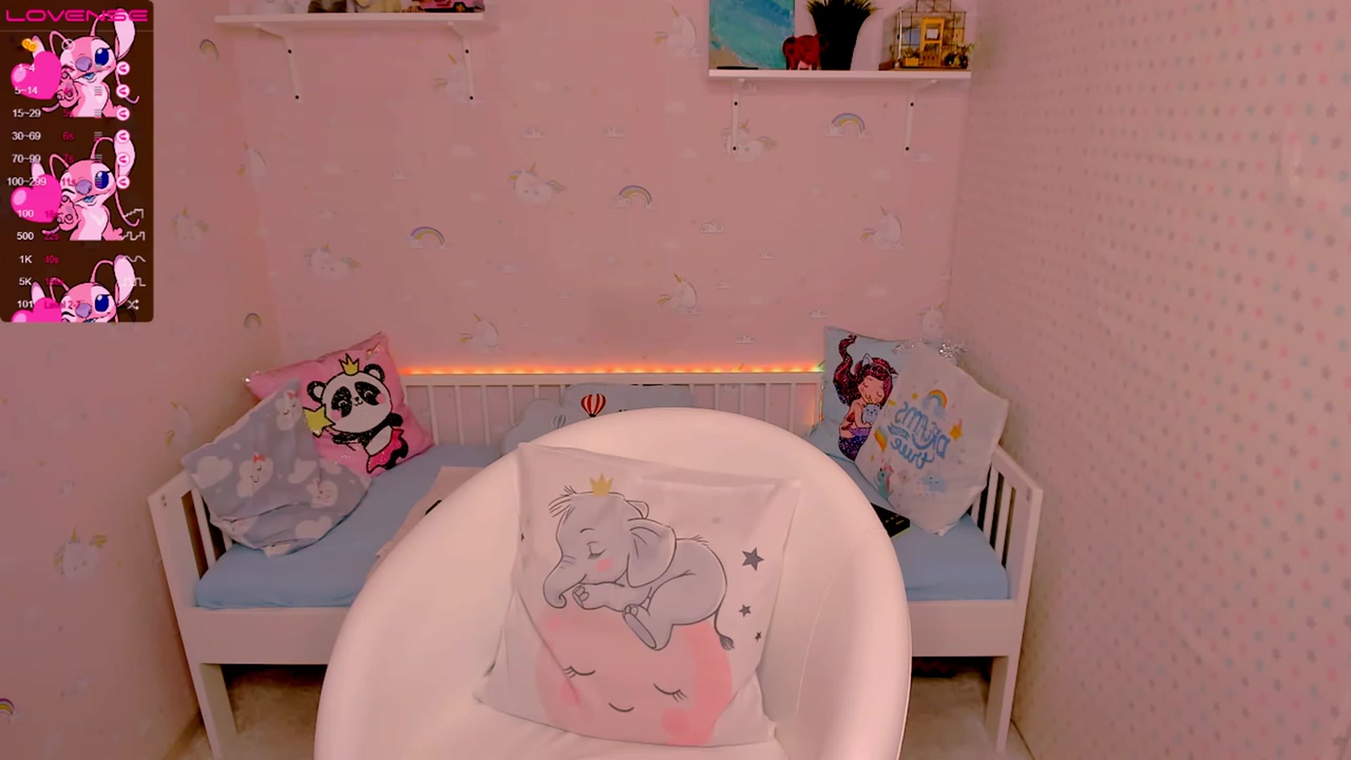 Gallery image thumbnail from Litl_Mia's myfreecams stream on, 11/22/2022, 21:12 image 17 of 20