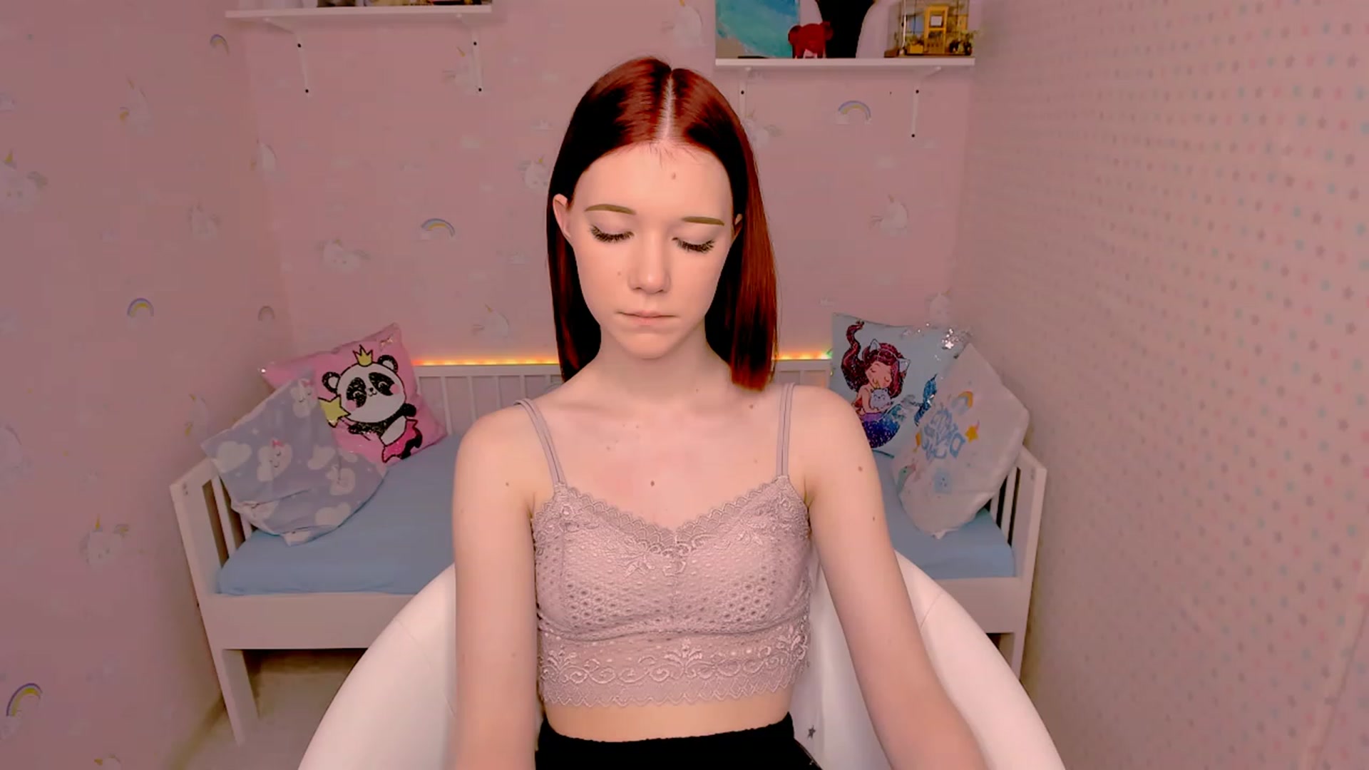 Gallery image thumbnail from Litl_Mia's myfreecams stream on, 11/24/2022, 21:12 image 12 of 20