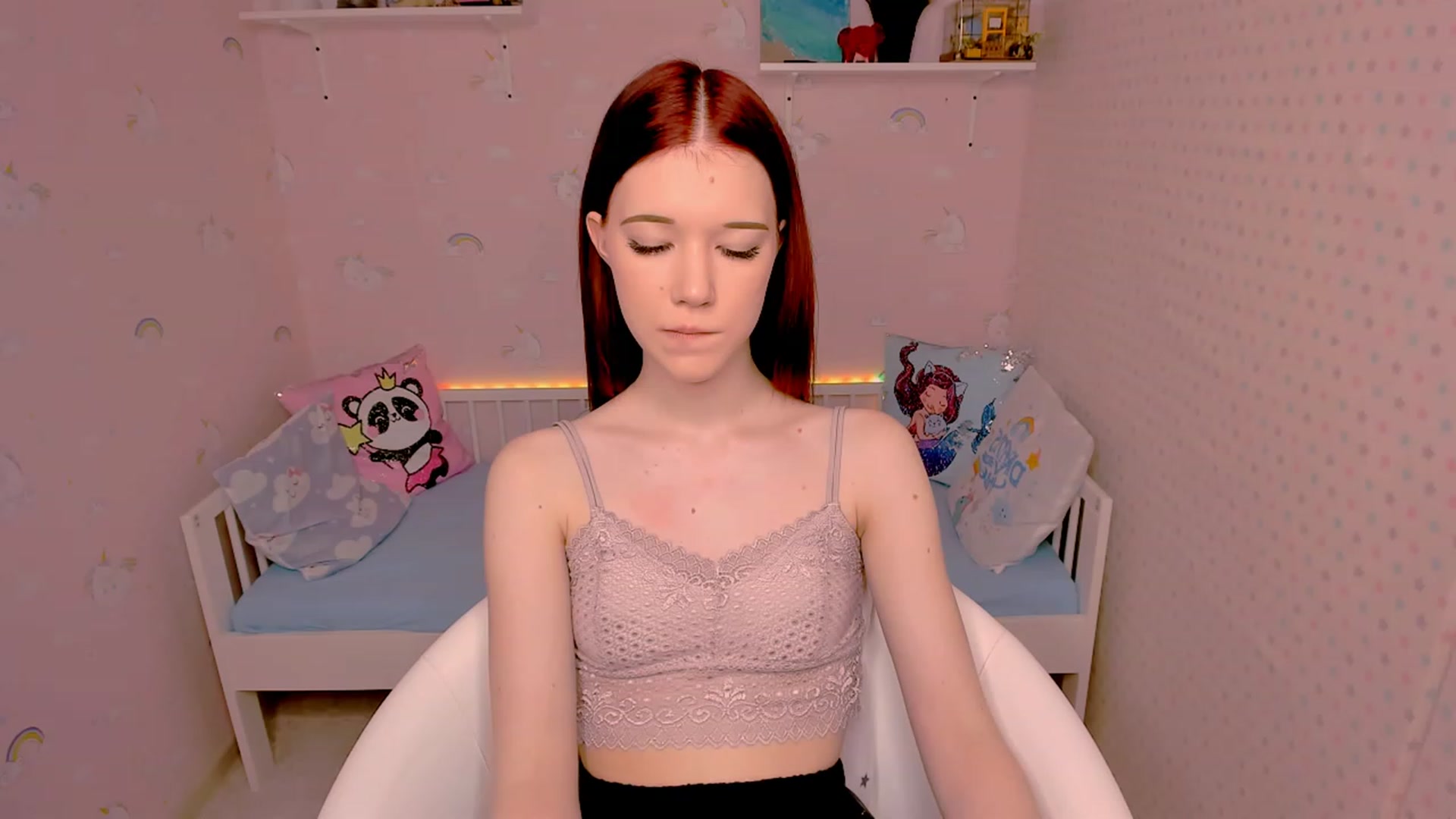 Gallery image thumbnail from Litl_Mia's myfreecams stream on, 11/24/2022, 21:12 image 10 of 20