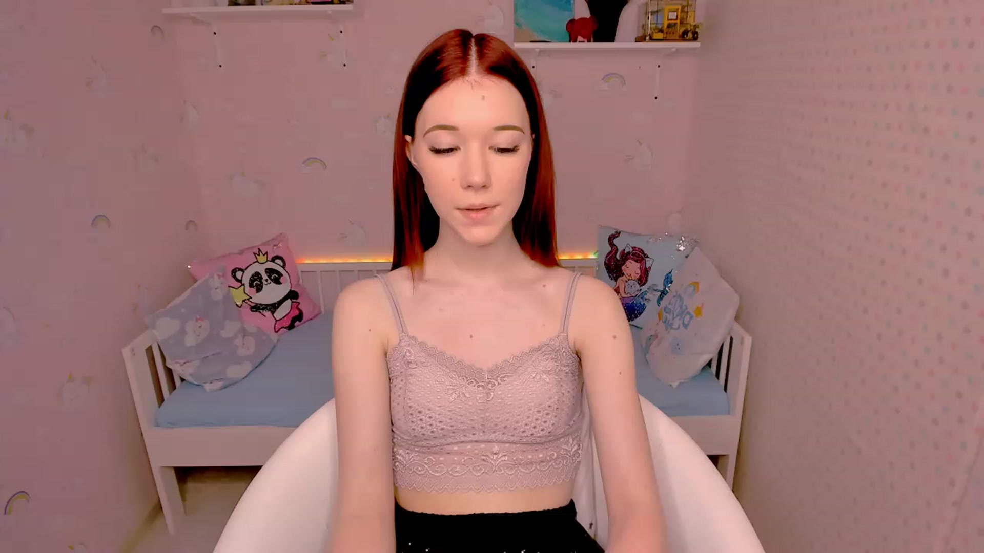Gallery image thumbnail from Litl_Mia's myfreecams stream on, 11/24/2022, 21:12 image 17 of 20
