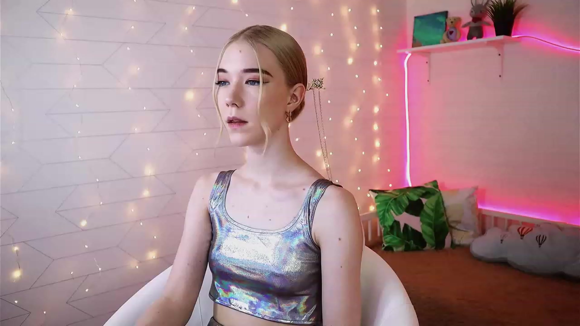 Gallery image thumbnail from Litl_Mia's myfreecams stream on, 07/13/2023, 16:55 image 11 of 20