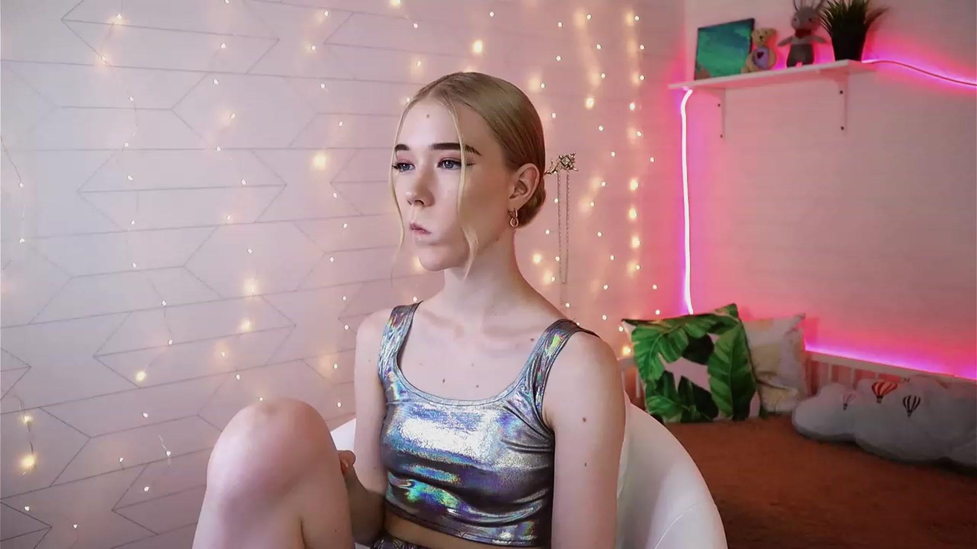 Gallery image thumbnail from Litl_Mia's myfreecams stream on, 07/13/2023, 16:55 image 19 of 20