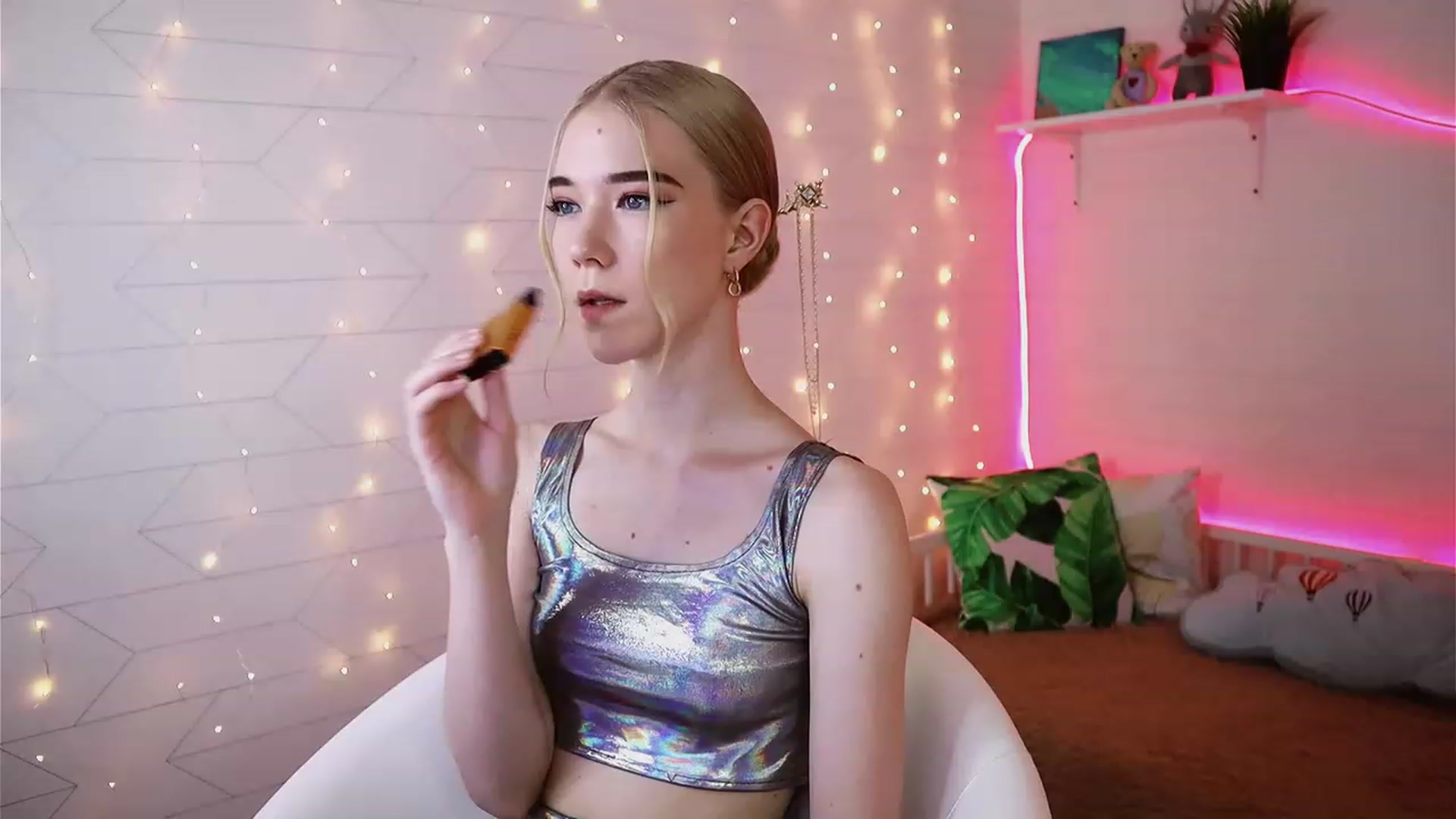 Gallery image thumbnail from Litl_Mia's myfreecams stream on, 07/13/2023, 16:55 image 6 of 20