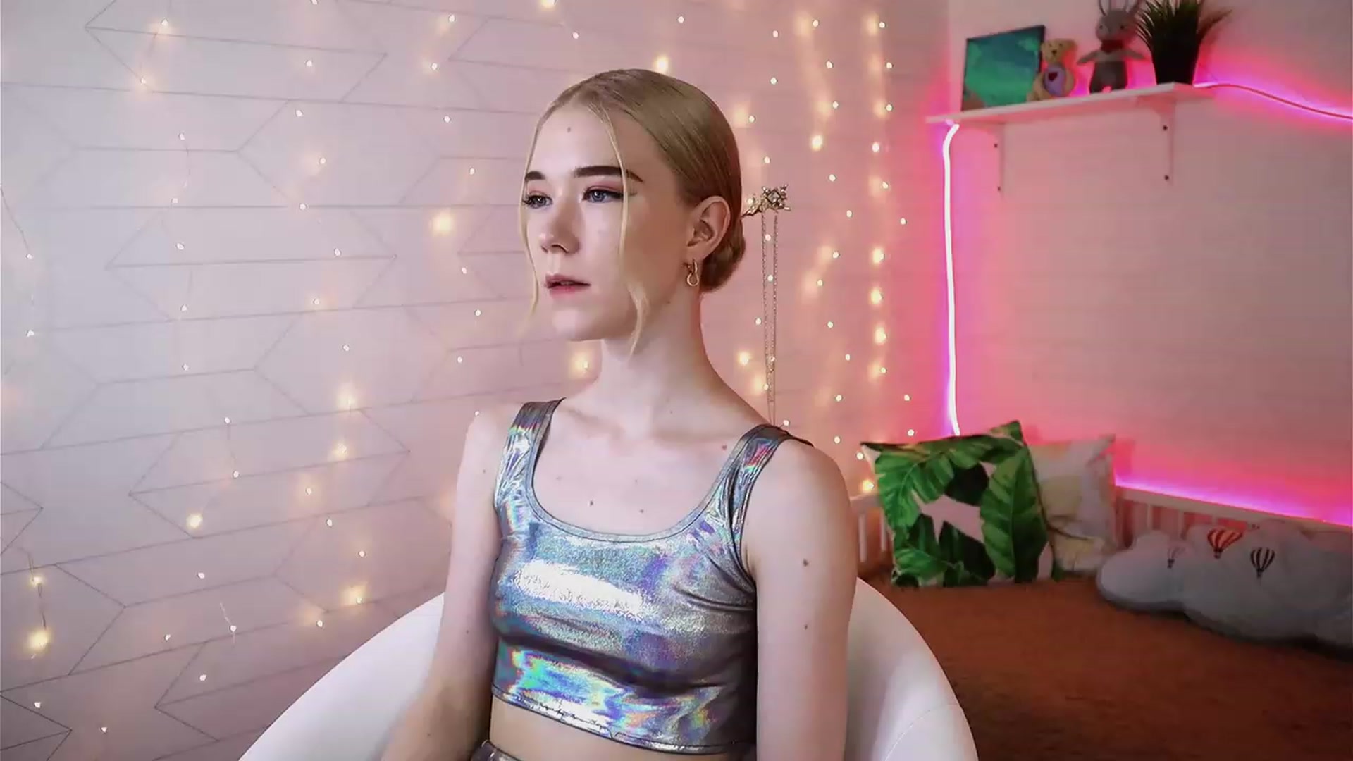 Gallery image thumbnail from Litl_Mia's myfreecams stream on, 07/13/2023, 16:55 image 17 of 20