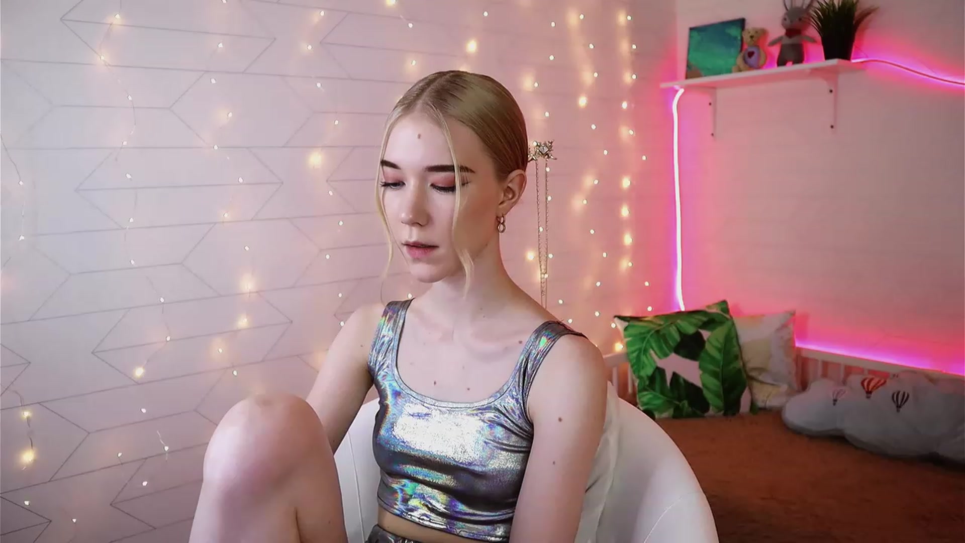 Gallery image thumbnail from Litl_Mia's myfreecams stream on, 07/13/2023, 16:55 image 20 of 20