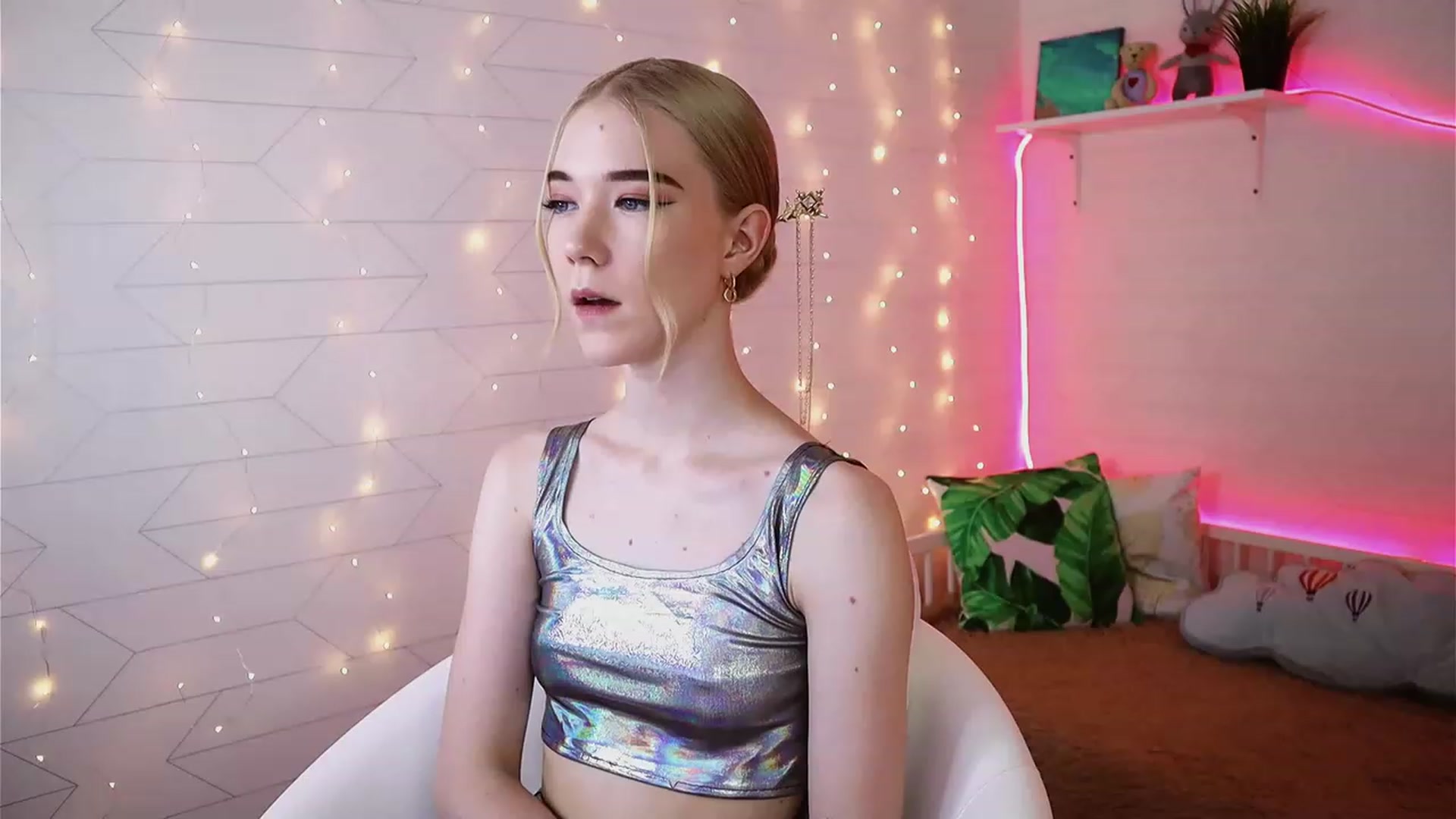 Gallery image thumbnail from Litl_Mia's myfreecams stream on, 07/13/2023, 16:55 image 7 of 20