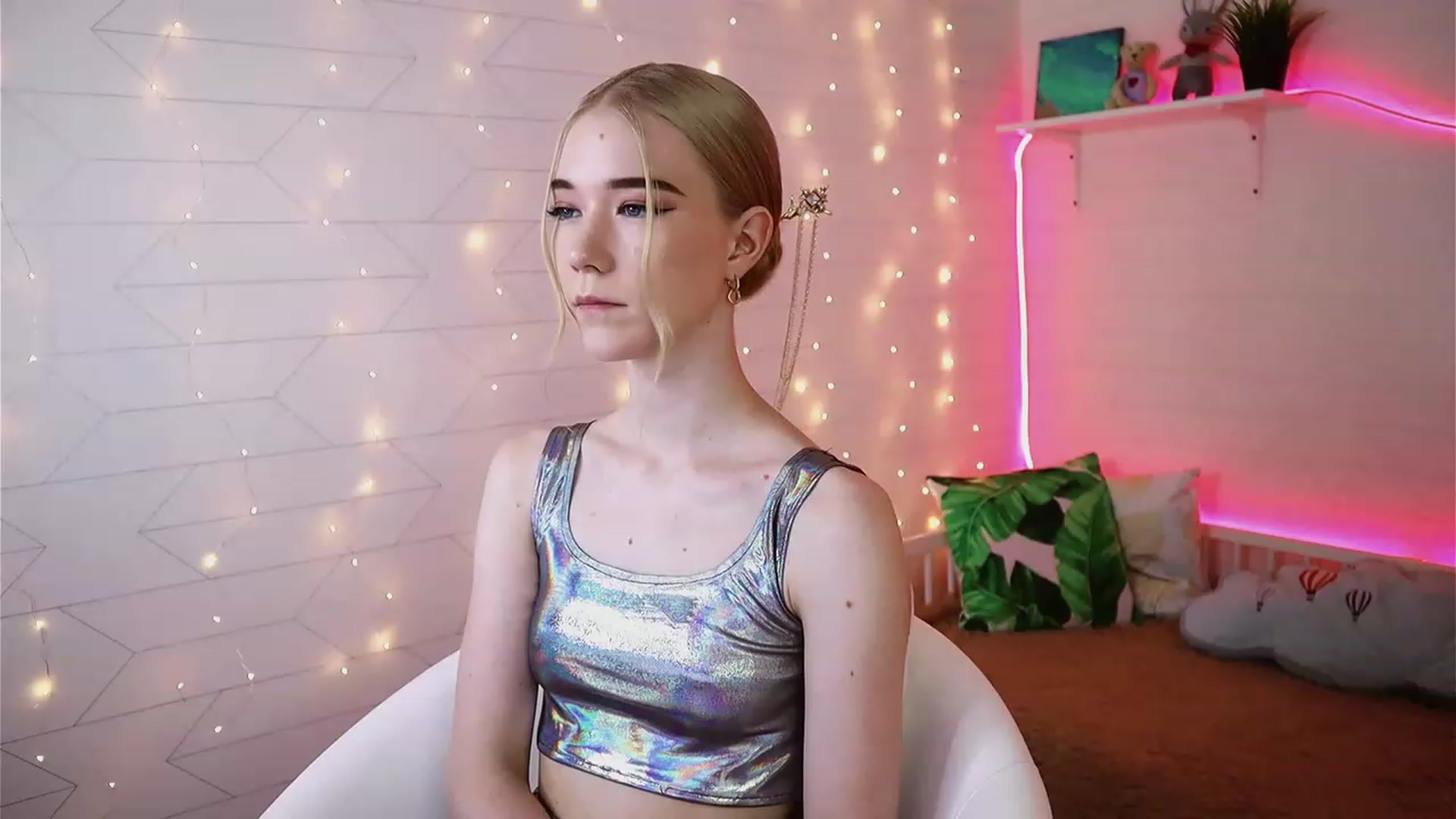 Gallery image thumbnail from Litl_Mia's myfreecams stream on, 07/13/2023, 16:55 image 15 of 20