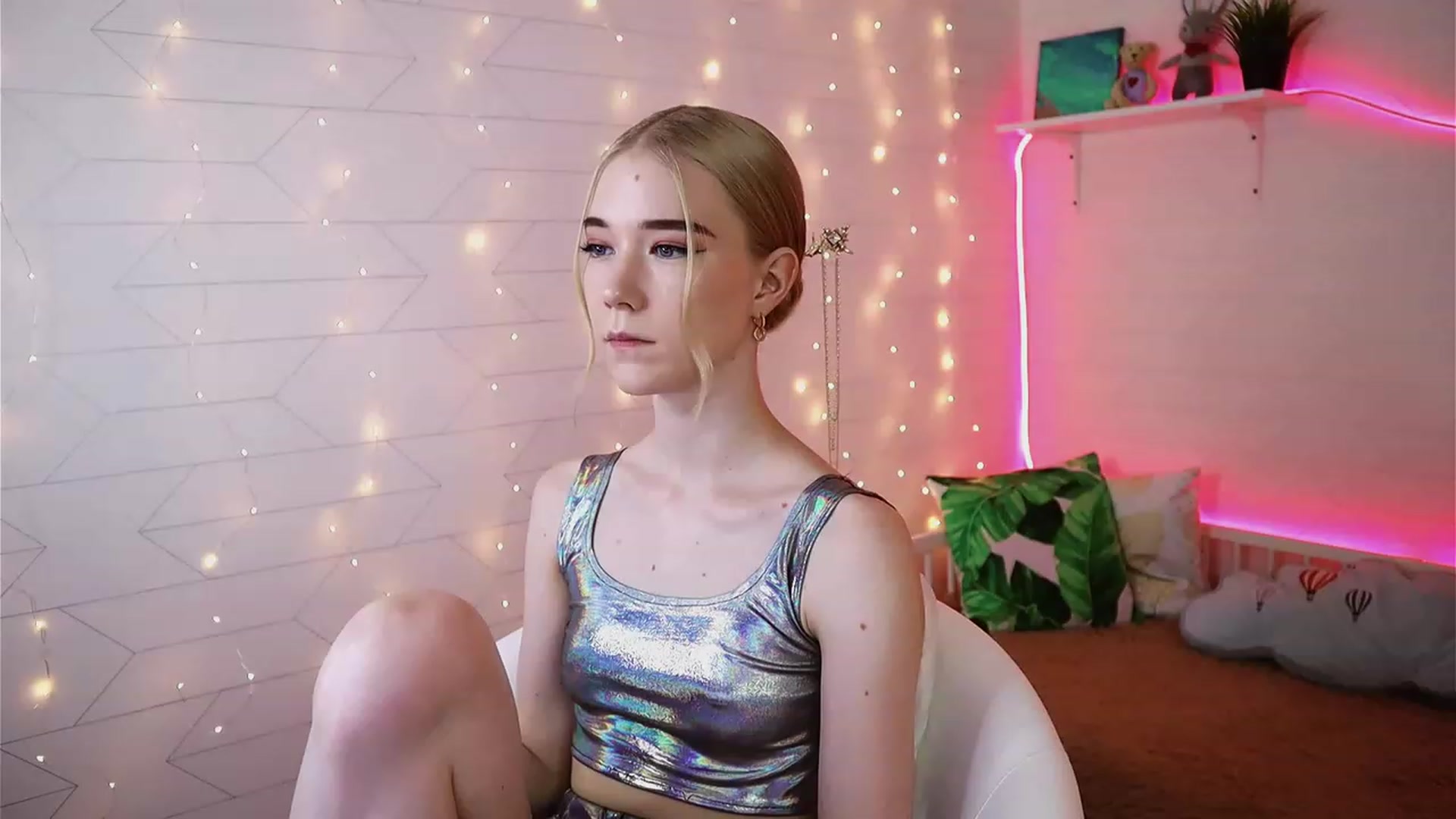 Gallery image thumbnail from Litl_Mia's myfreecams stream on, 07/13/2023, 16:55 image 18 of 20