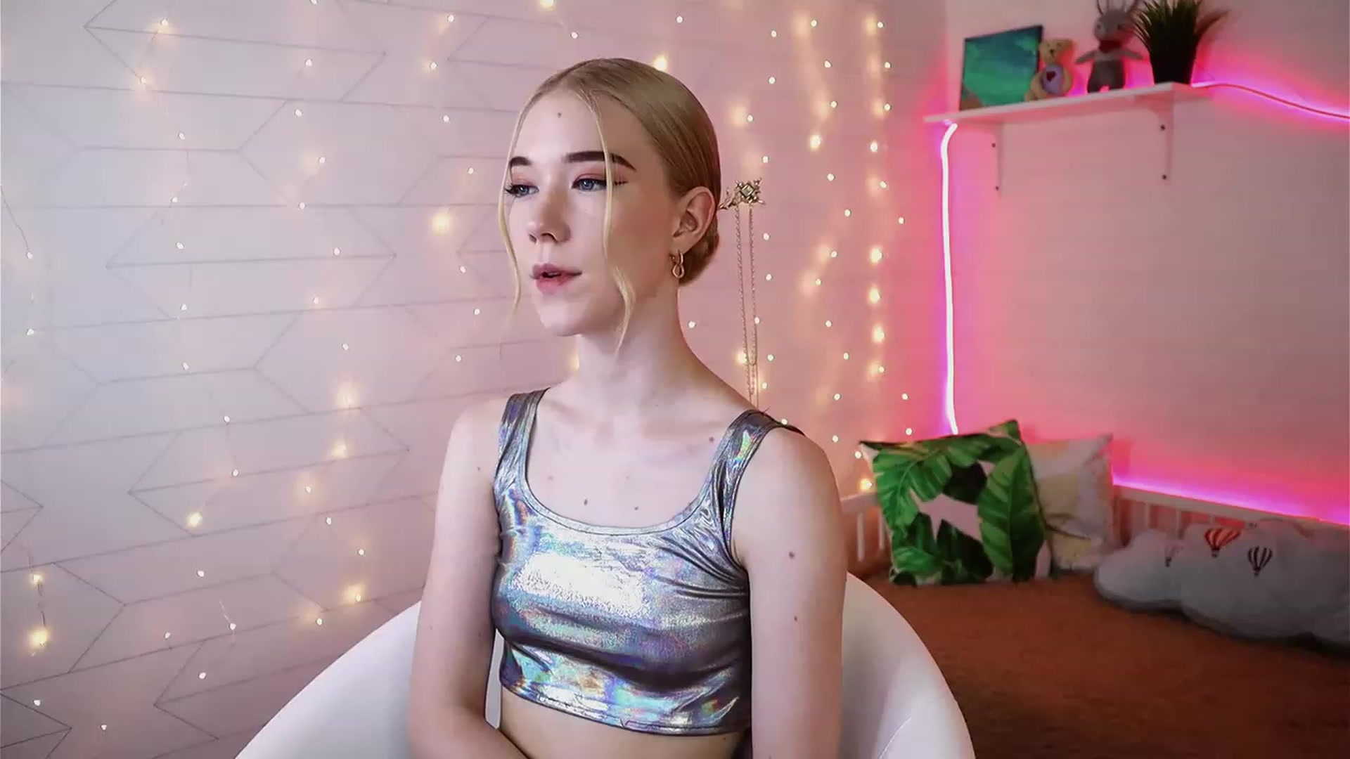 Gallery image thumbnail from Litl_Mia's myfreecams stream on, 07/13/2023, 16:55 image 3 of 20