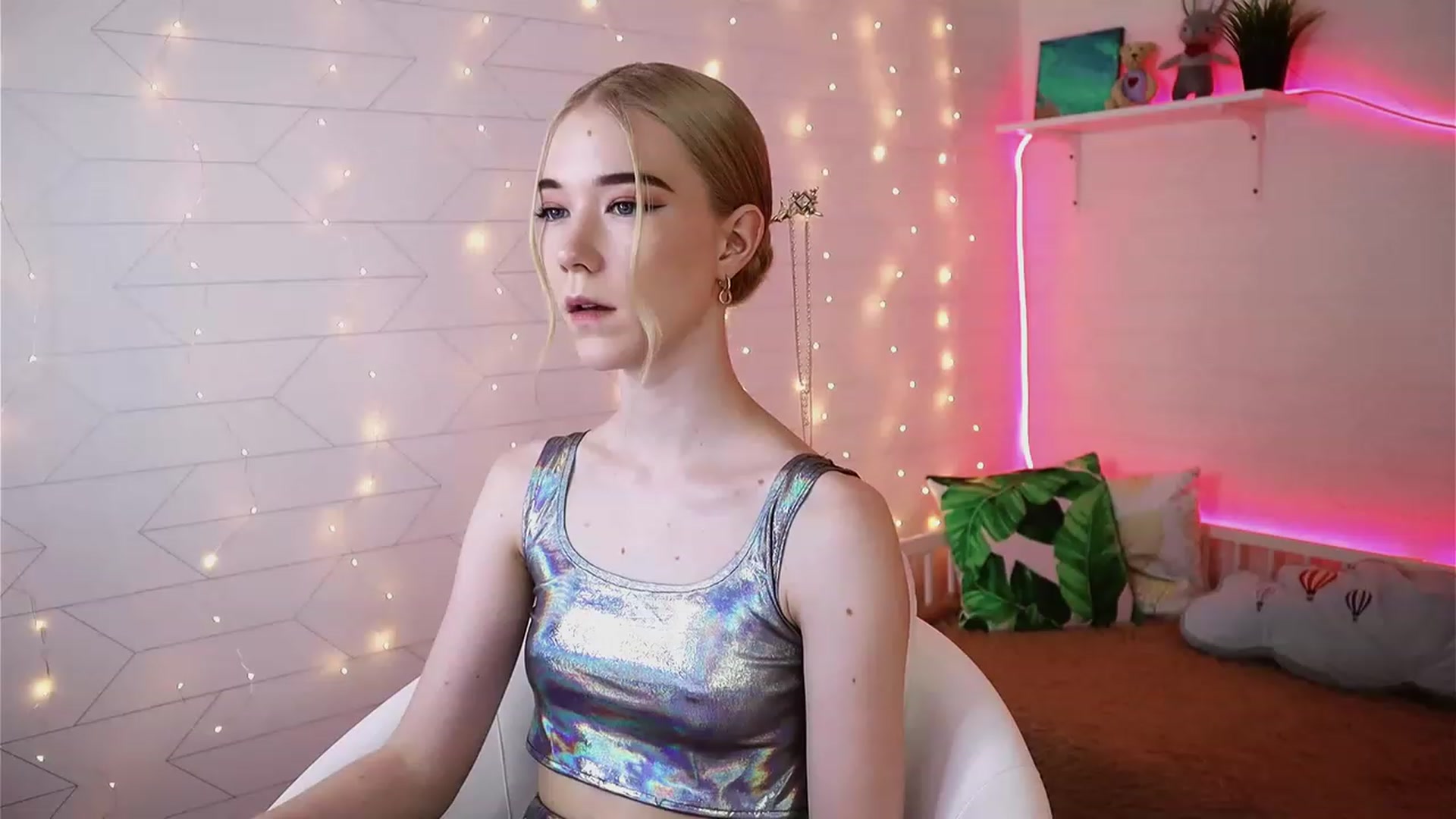 Gallery image thumbnail from Litl_Mia's myfreecams stream on, 07/13/2023, 16:55 image 13 of 20